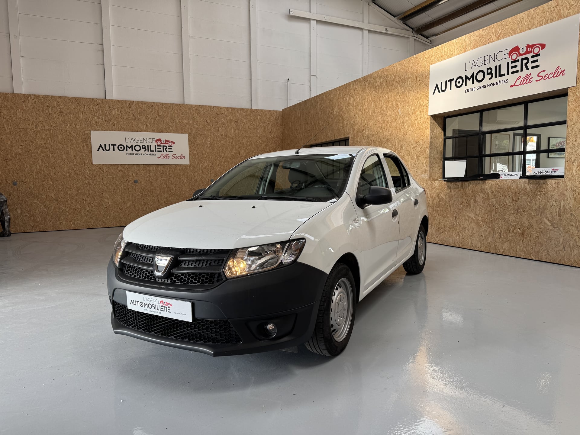 Dacia Logan II Berline 75 cv Apple et Android car play