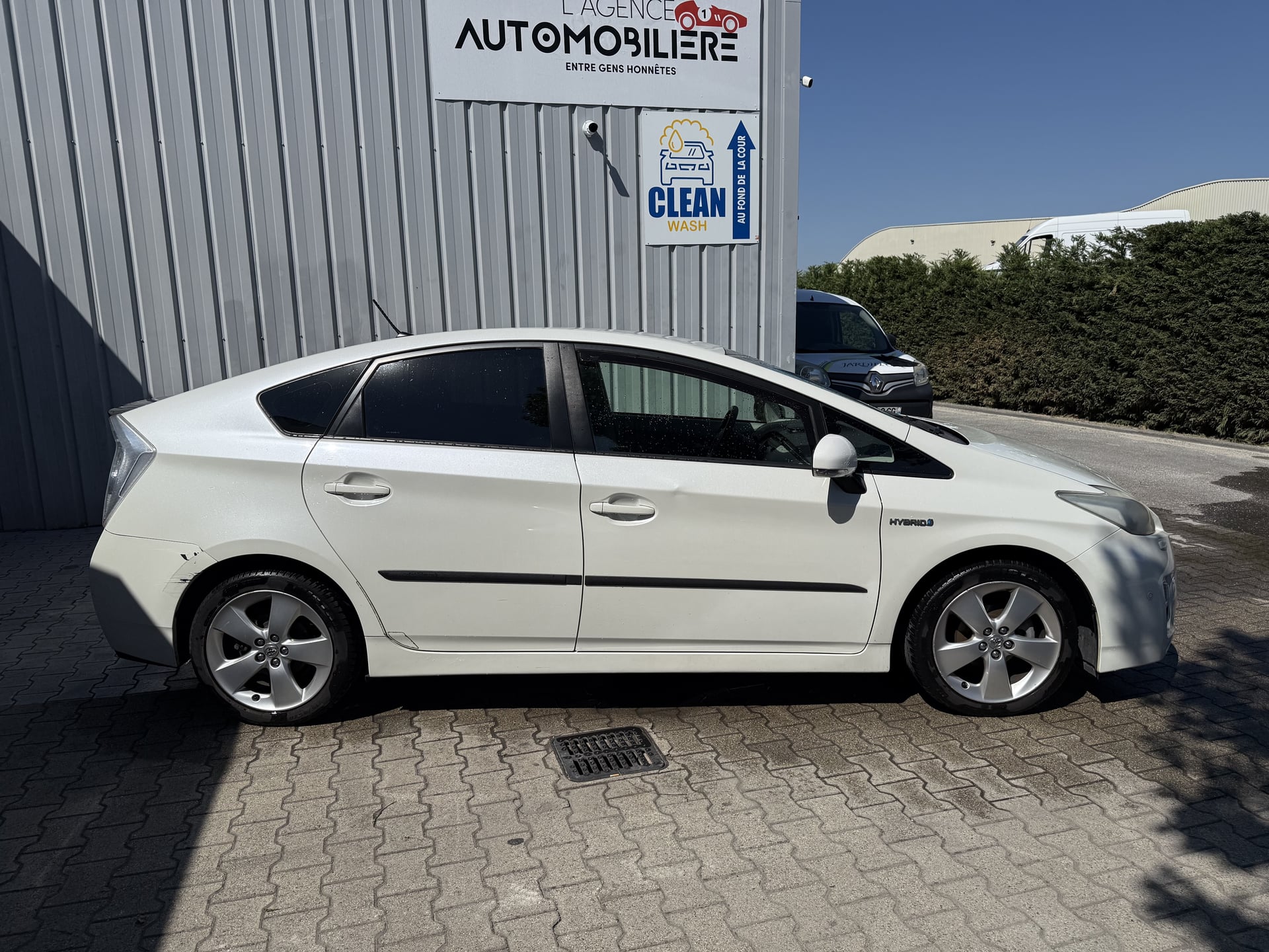 Toyota Prius 1.8 VVT-i 136 Hybrid CVT LOUNGE - SUIVI D'ENTRETIEN — 2