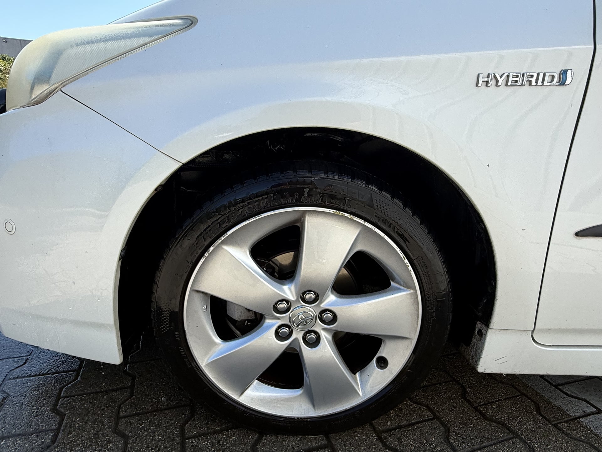 Toyota Prius 1.8 VVT-i 136 Hybrid CVT LOUNGE - SUIVI D'ENTRETIEN — 16