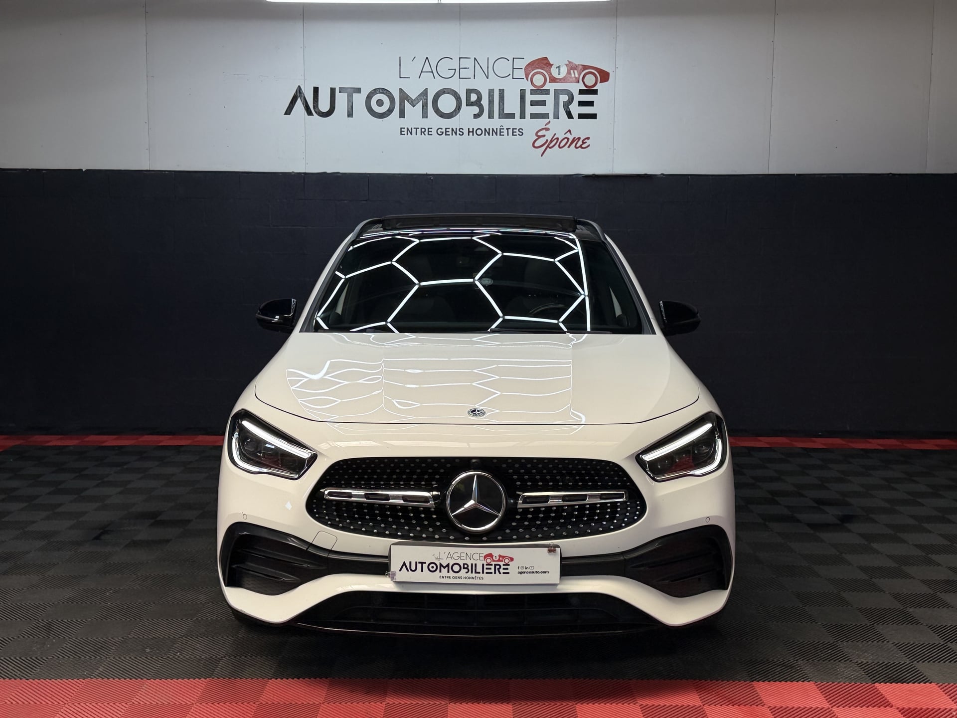 Mercedes-Benz Classe GLA 200 d 150 ch AMG LINE — 2