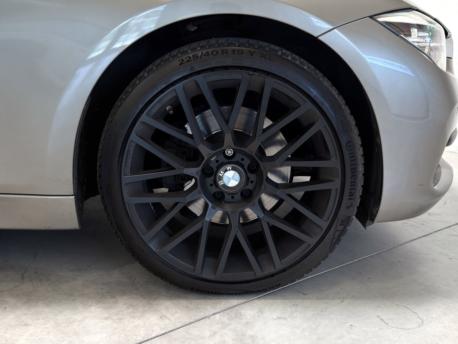 BMW Série 3 Touring 325D 2.0 F31 LCI 224 – Immat France Full LED Harman Kardon Keyless Sièges chauffants Pack hiver avec 4 jantes — 35