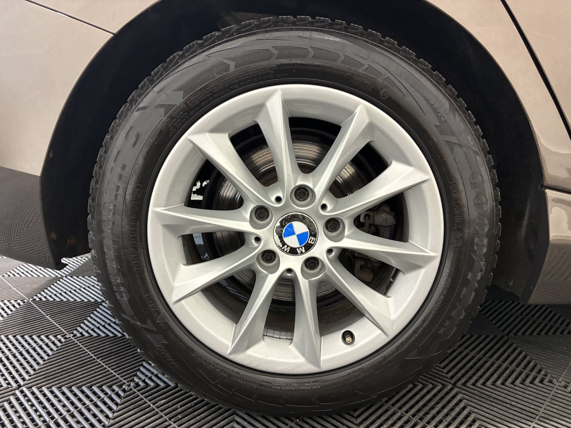 BMW Série 1 116d 116ch Efficient Dynamics Edition Urban line 5p. Garantie 12 mois — 30