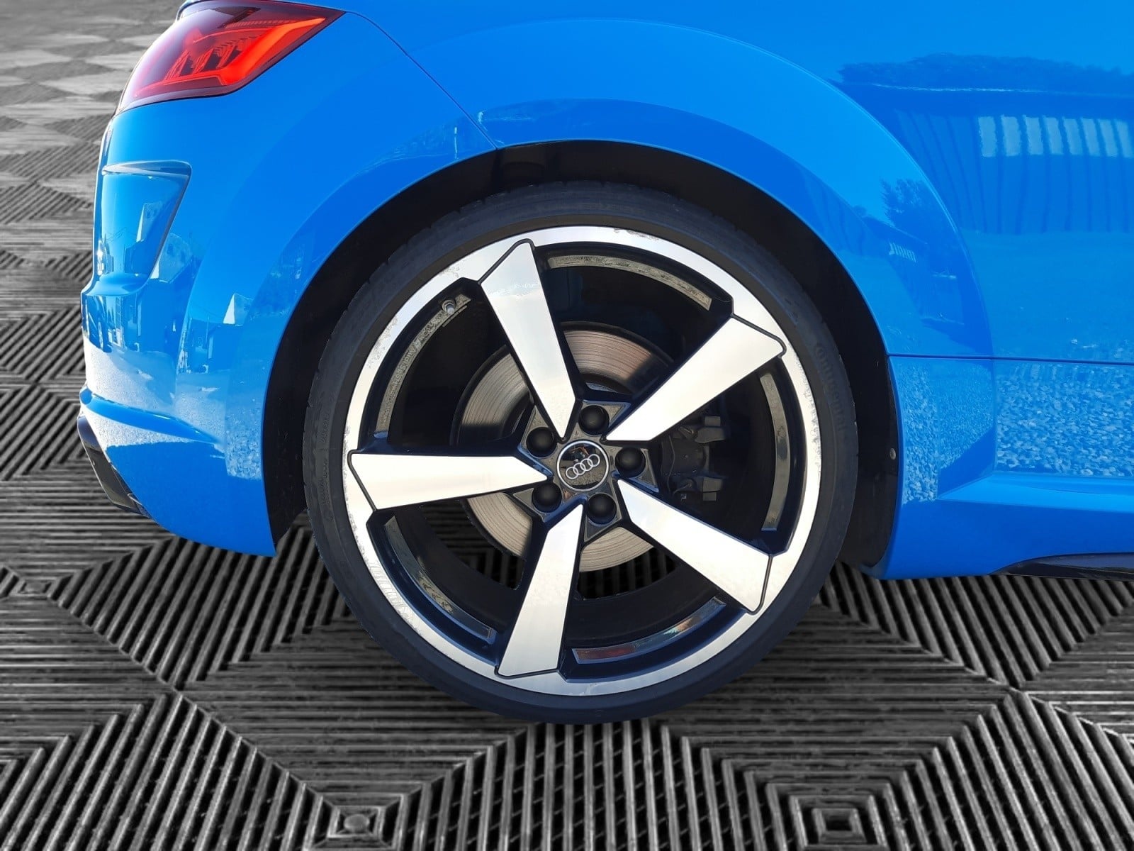Audi TT RS TTRS Coupé 2.5 TFSI Quattro S tronic 400Ch/ Garantie 12 Mois — 34