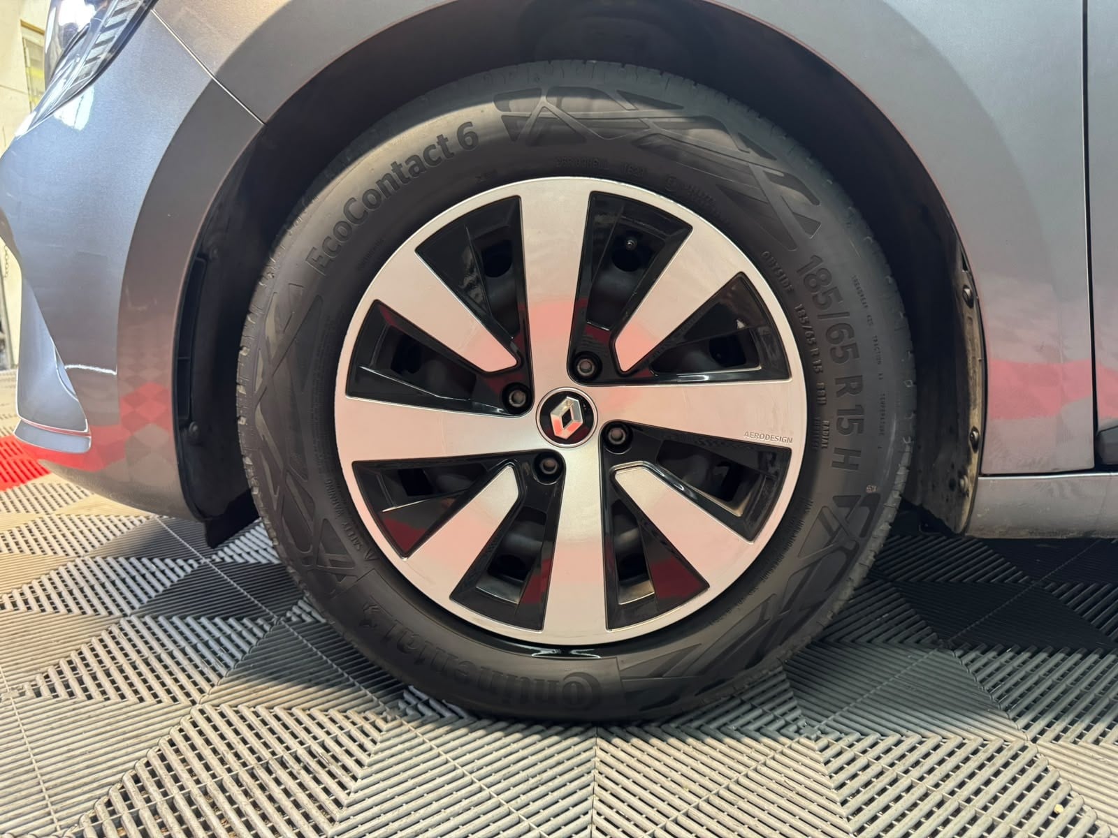 Renault Renault Clio 5 V 5 Portes 1.0 TCe 12V S&S 90 cv Equilibre — 31