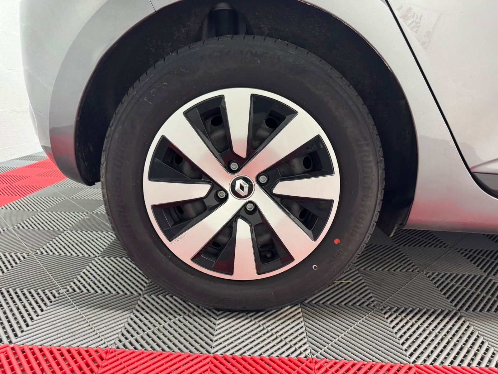 Renault Renault Clio 5 V 5 Portes 1.0 TCe 12V S&S 90 cv Equilibre — 29