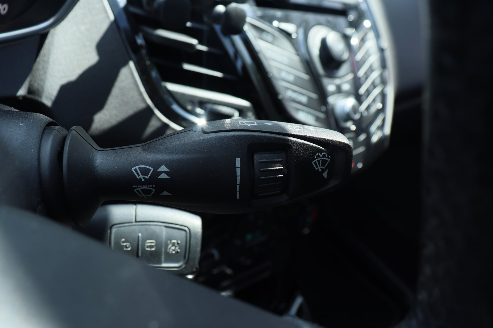 Ford Fiesta VI Ph2 5P 1.0 Ecoboost 100 Titanium BVM5 (Bluetooth, Clim, Radars) — 38