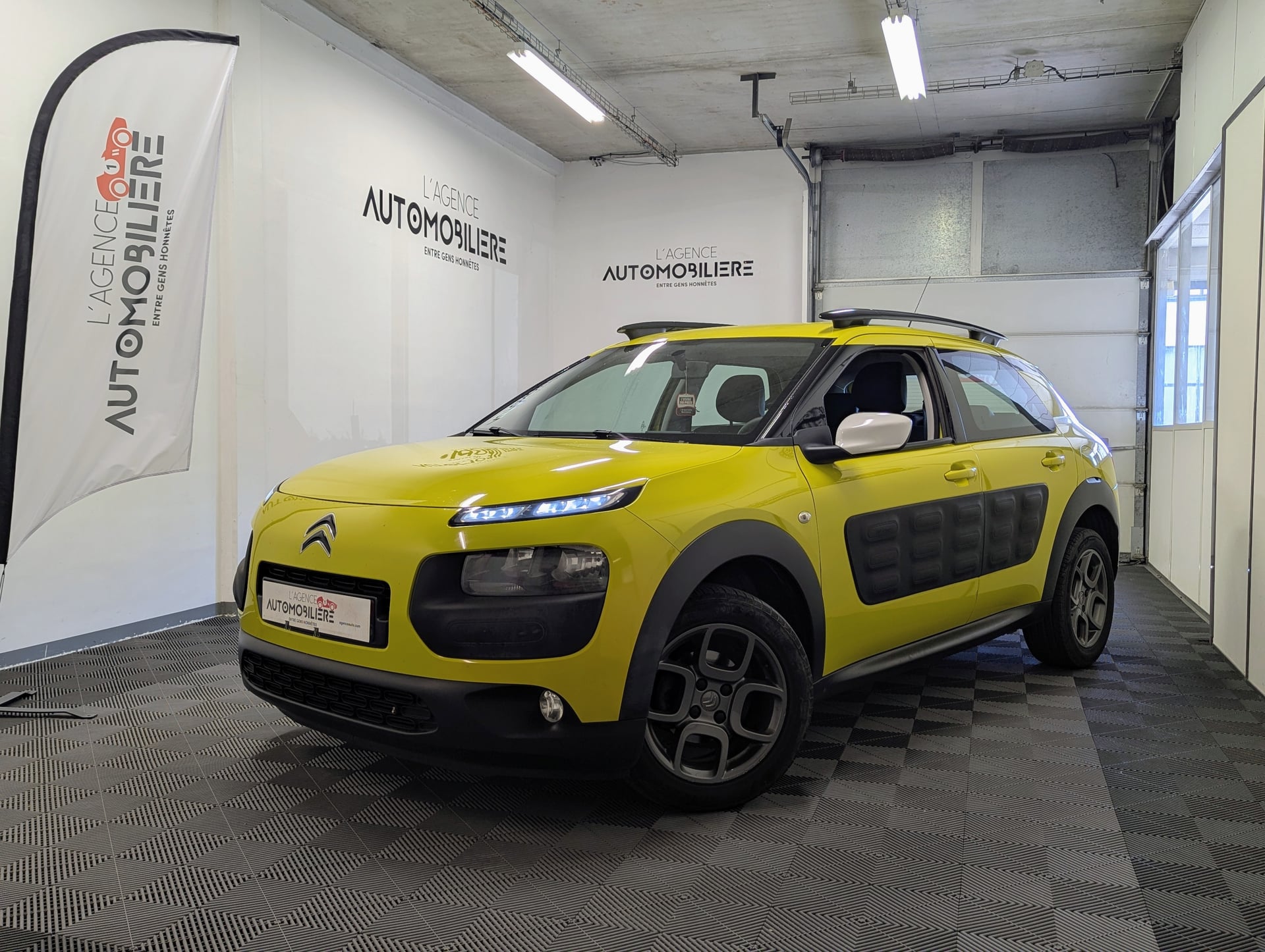 Citroen C4 Cactus 1.2 PURETECH 82 FEEL + COURROIE OK