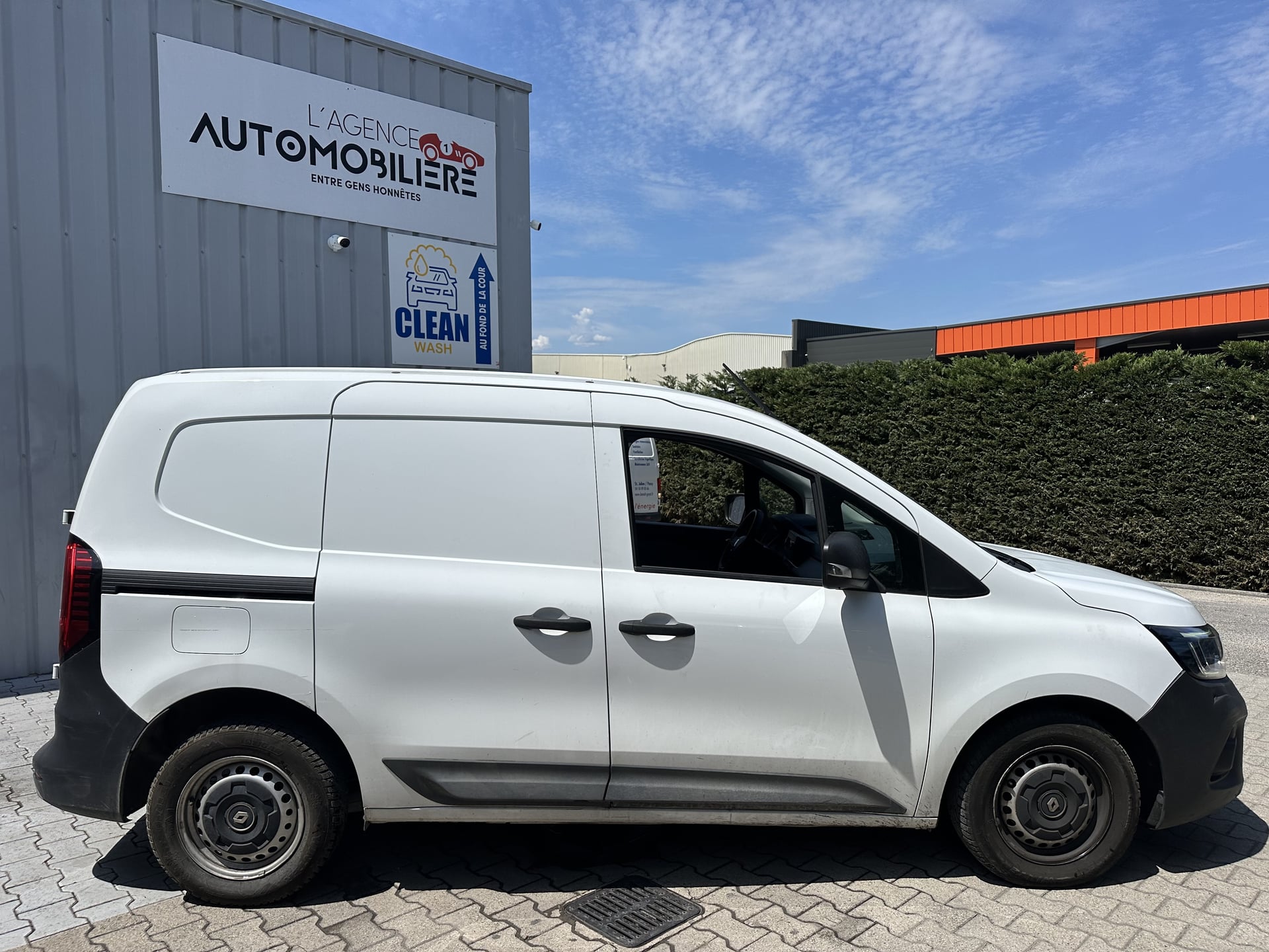 Renault Kangoo VAN 1.5 Blue DCI 115 cv premiere main — 2