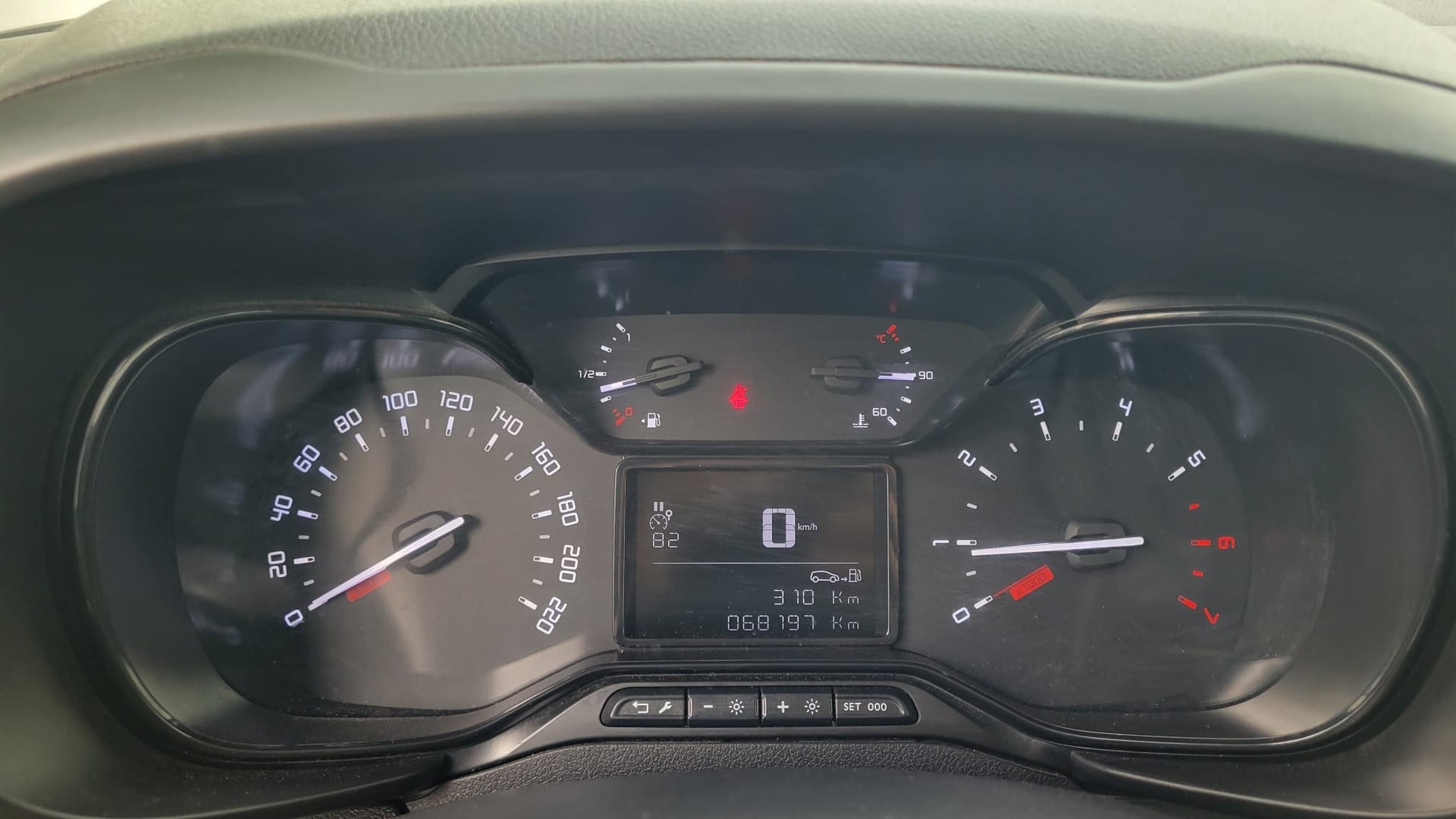 Toyota PROACE CITY MEDIUM 1.5 D4D 102 CH - 1ère main - Entretien Toyota — 22