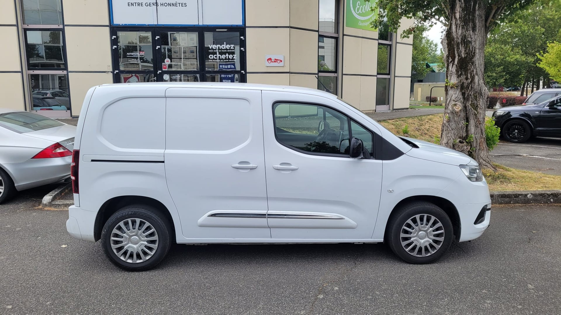 Toyota PROACE CITY MEDIUM 1.5 D4D 102 CH - 1ère main - Entretien Toyota — 2