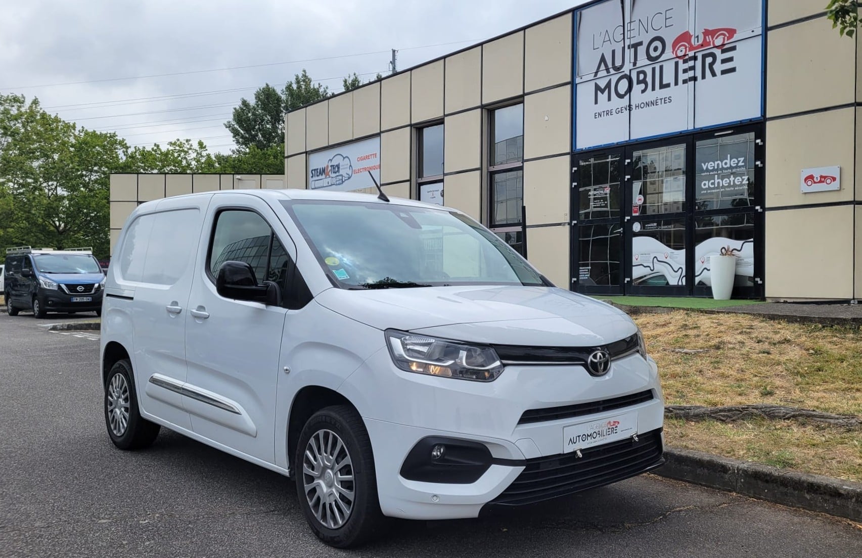 Toyota PROACE CITY MEDIUM 1.5 D4D 102 CH - 1ère main - Entretien Toyota