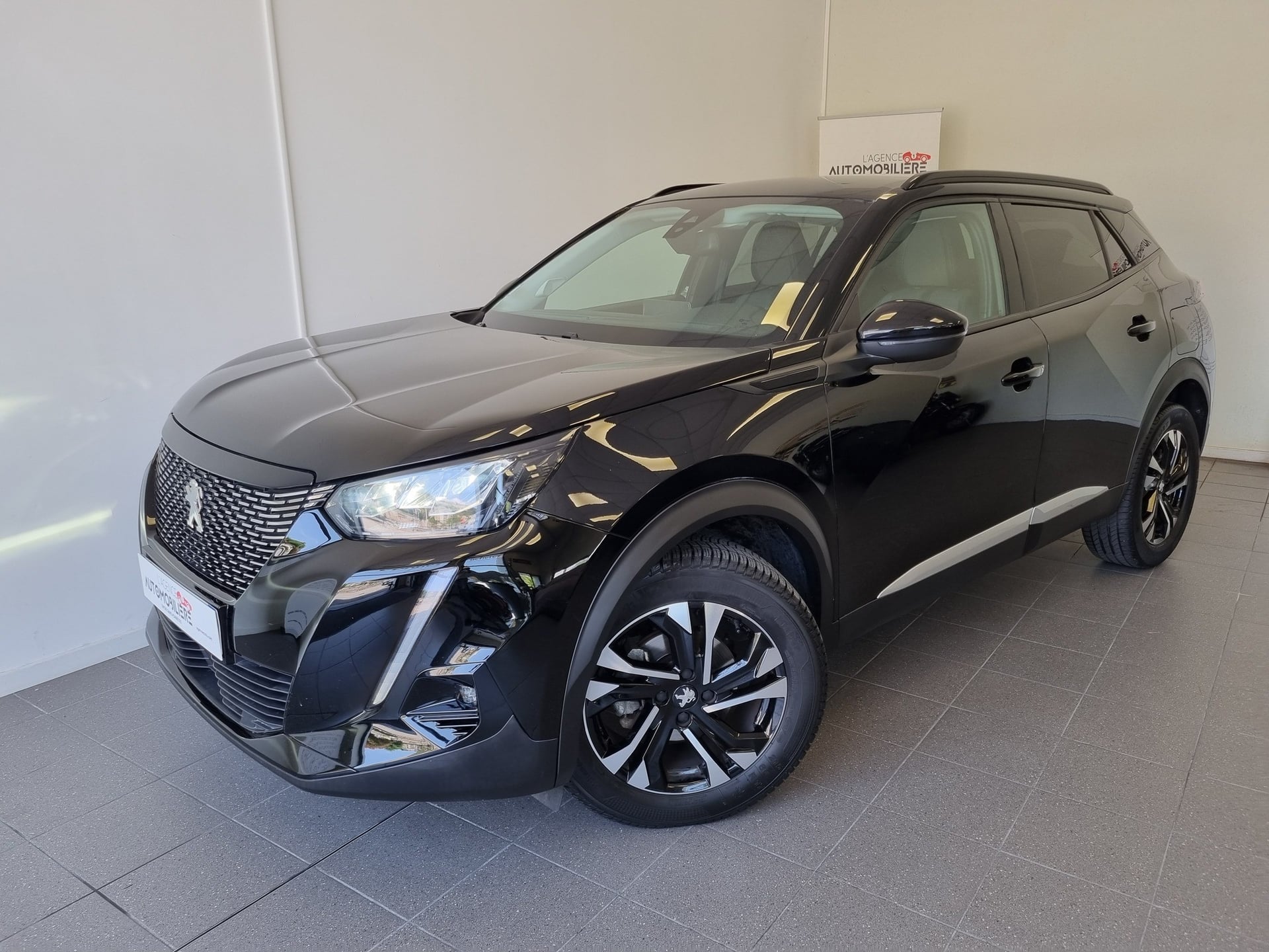 Peugeot 2008 1.2 THP Puretech 12V S&S Allure — 1
