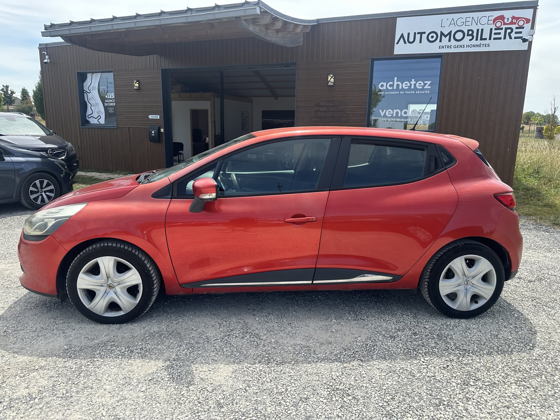 Renault Clio IV 5 Portes 1.5 dCi eco2 S&S 75 CH 2EME MAIN — 2