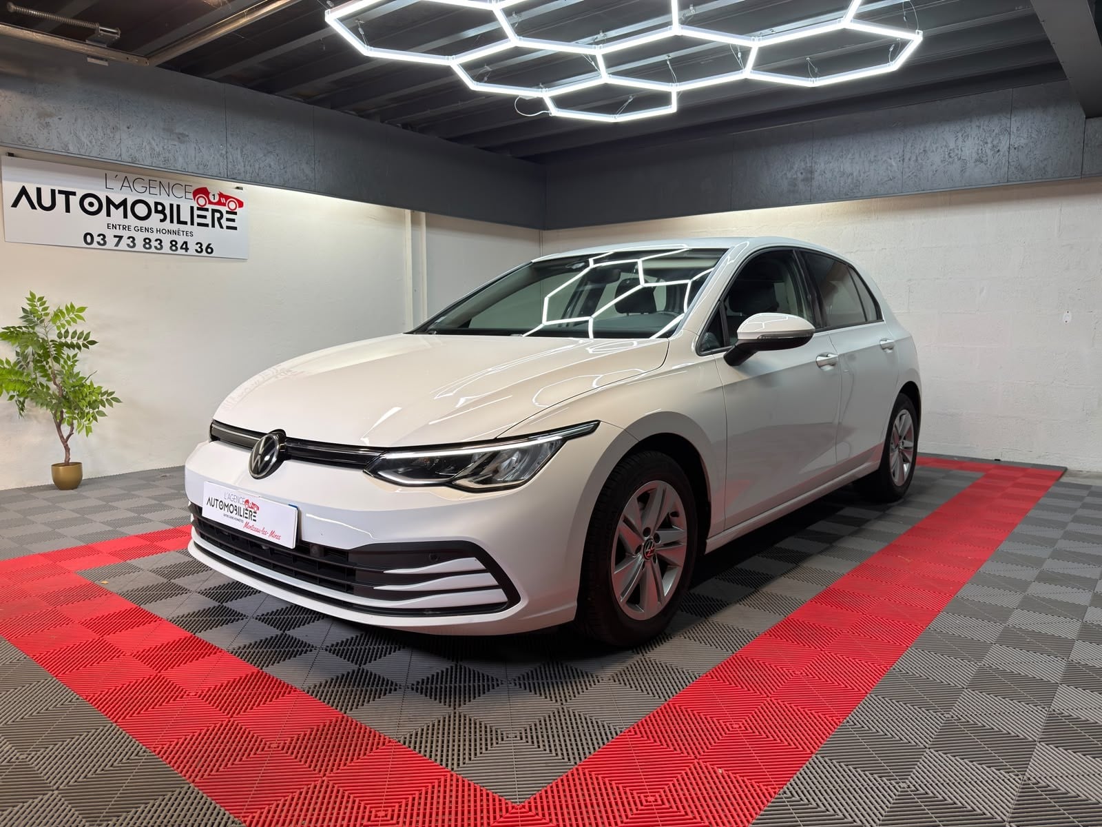 Volkswagen Golf VIII 1.5 TSI 130cv BVM6 Life Garantie 12 mois — 1