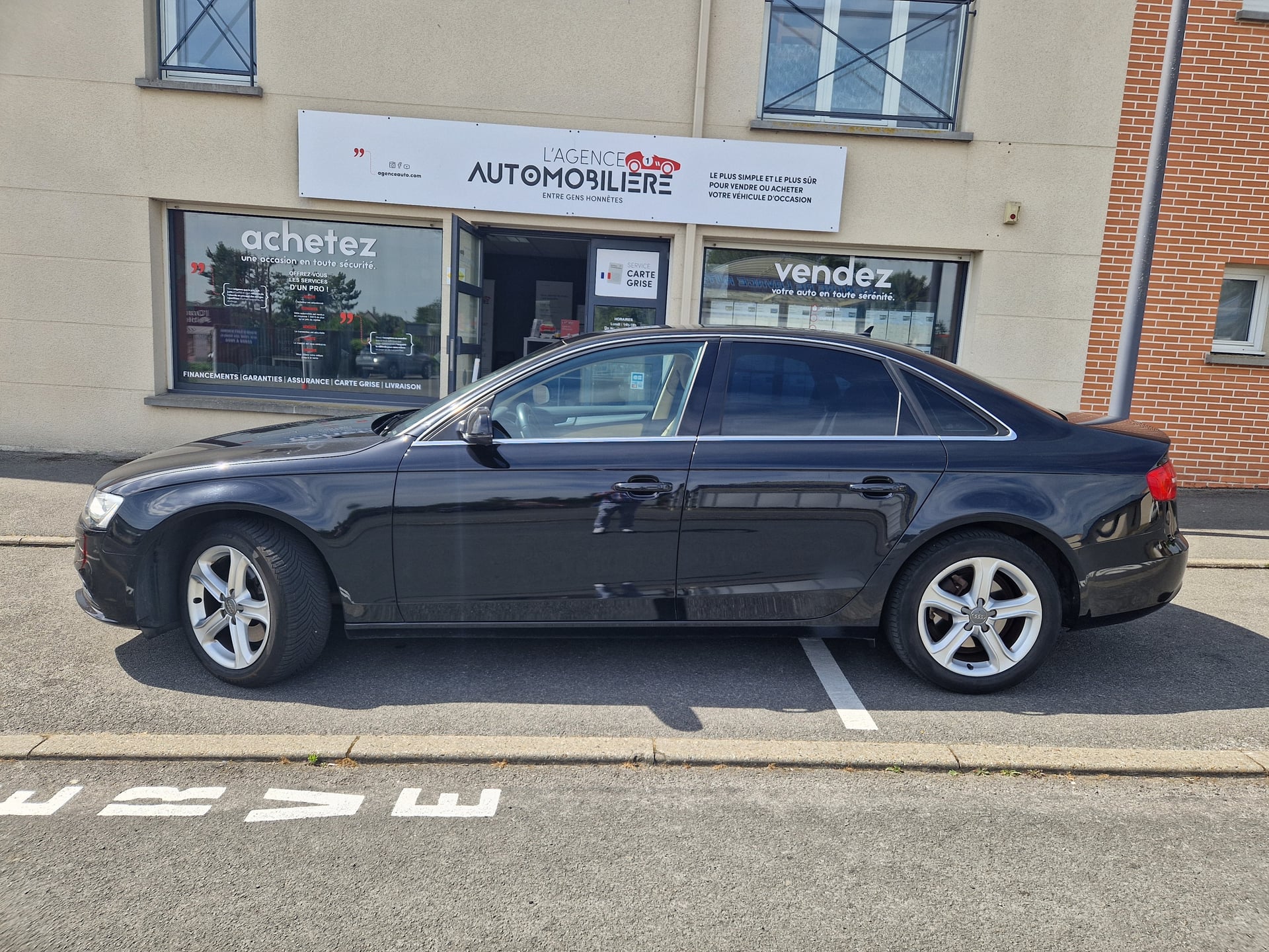 Audi A4 (2) 2.0 TDI 150 Ambition luxe — 2