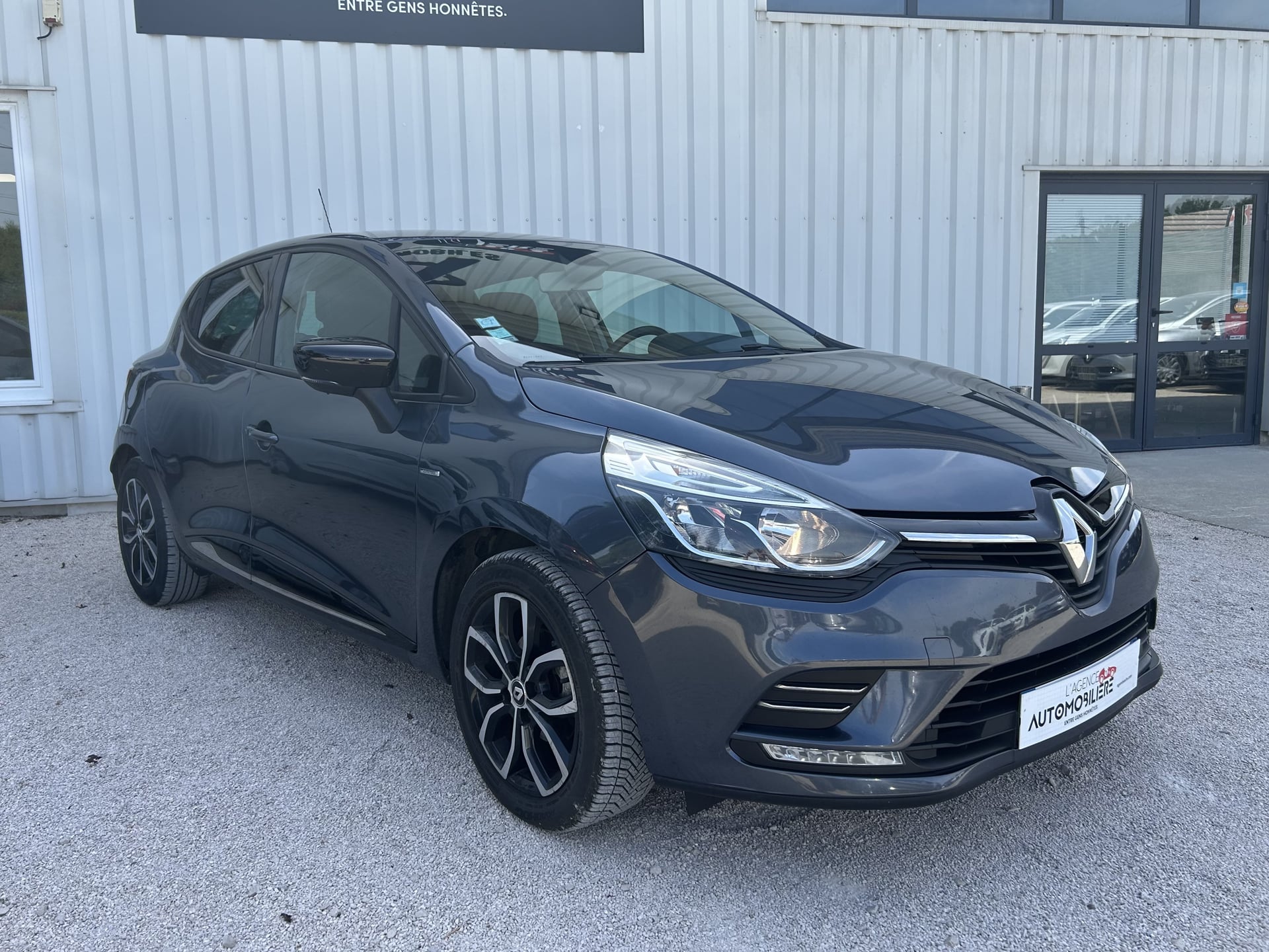Renault Clio IV 0.9 TCe 90 ch Energy Limited — 1