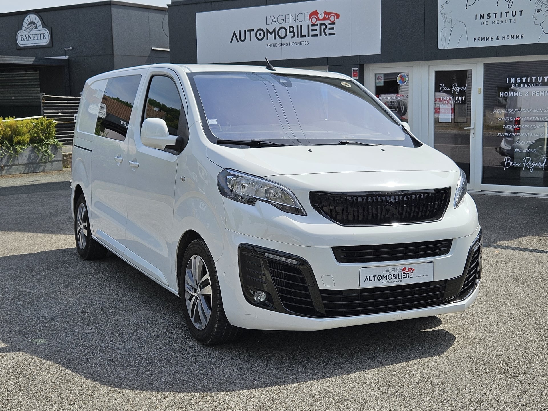 Peugeot Expert 2.0 HDI 180 Standard Asphalt 5 Places - TVA récupérable ( GPS - Car Play Android auto - Caméra...) — 2