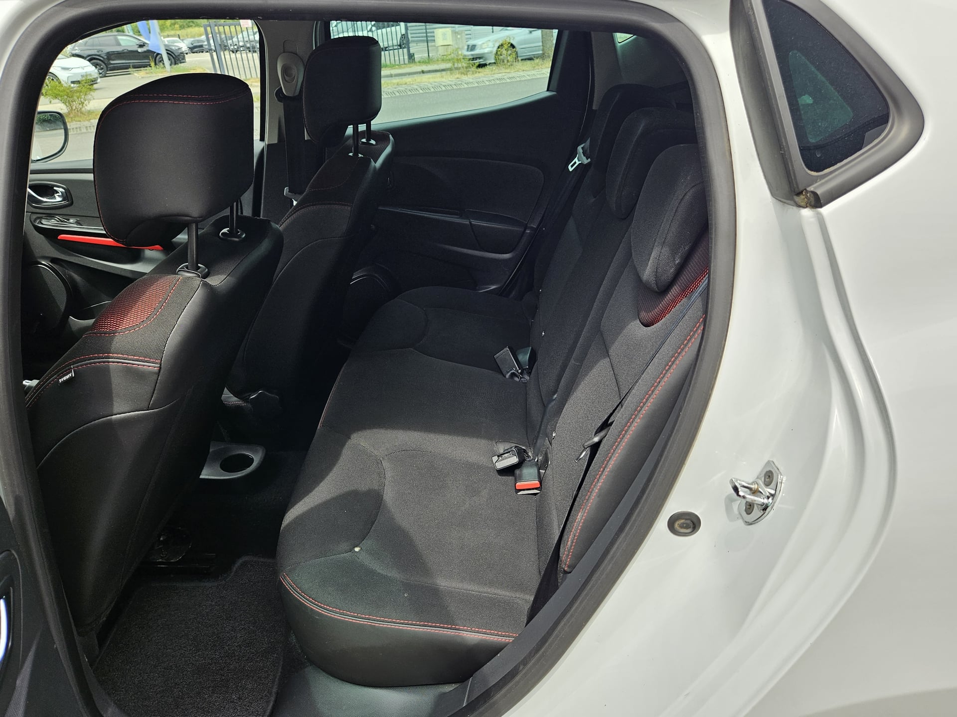 Renault Clio 1.2 75 cv ZEN (Révision + Distribution à jour) — 15