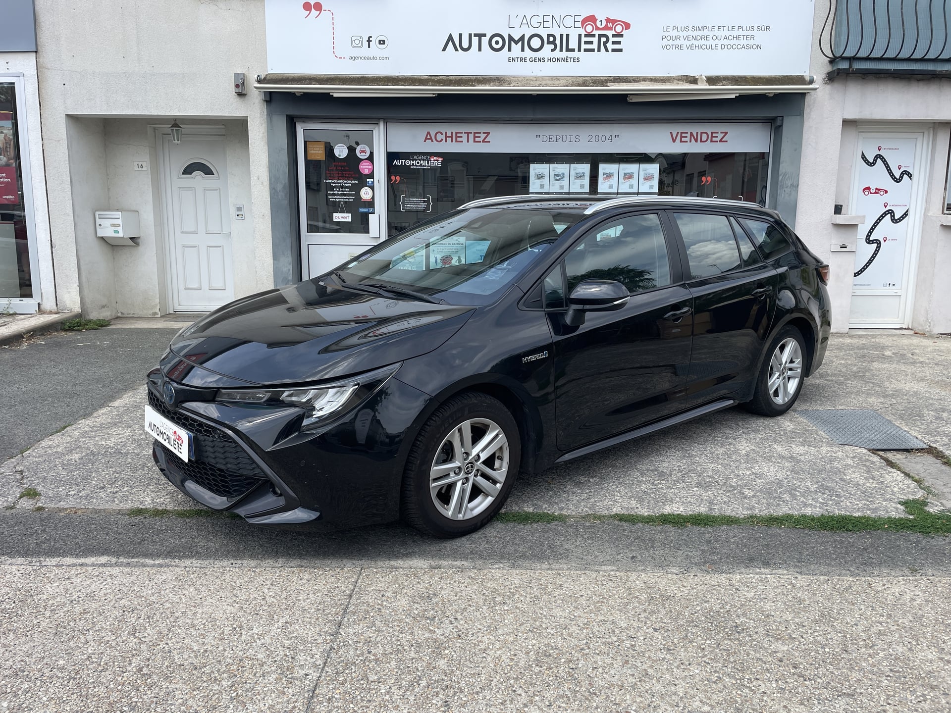 Toyota Corolla Hybride Touring Sports 1.8 VVT-i 122 cv BVA Dynamic - Suivi TOYOTA — 1