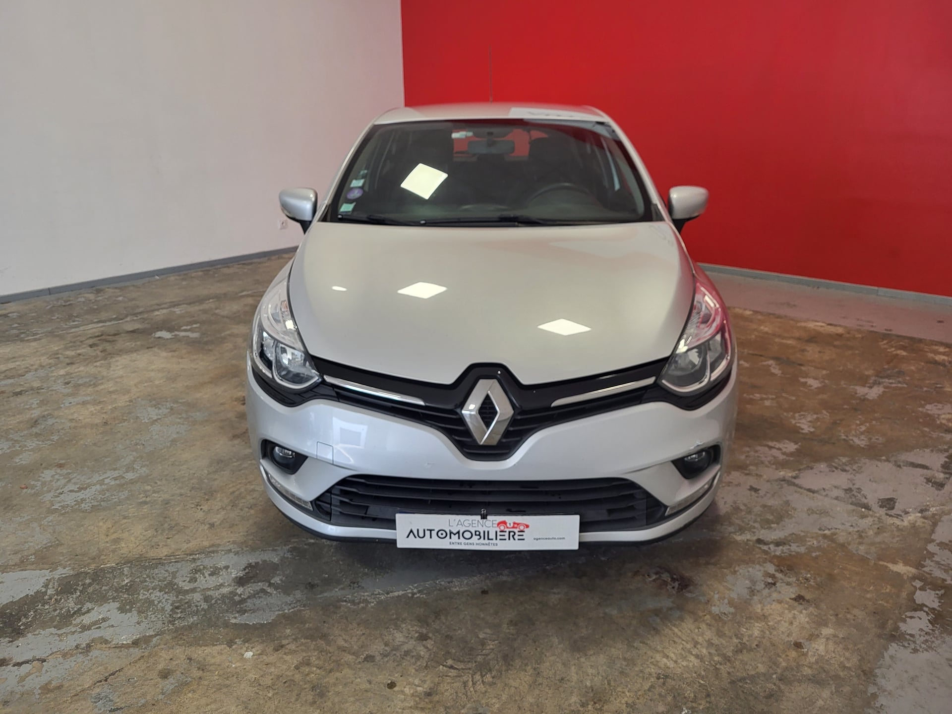 Renault Clio RENAULT CLIO IV PHASE 2 - 0.9 TCE 90 BUSINESS - 2ÈME MAIN — 2