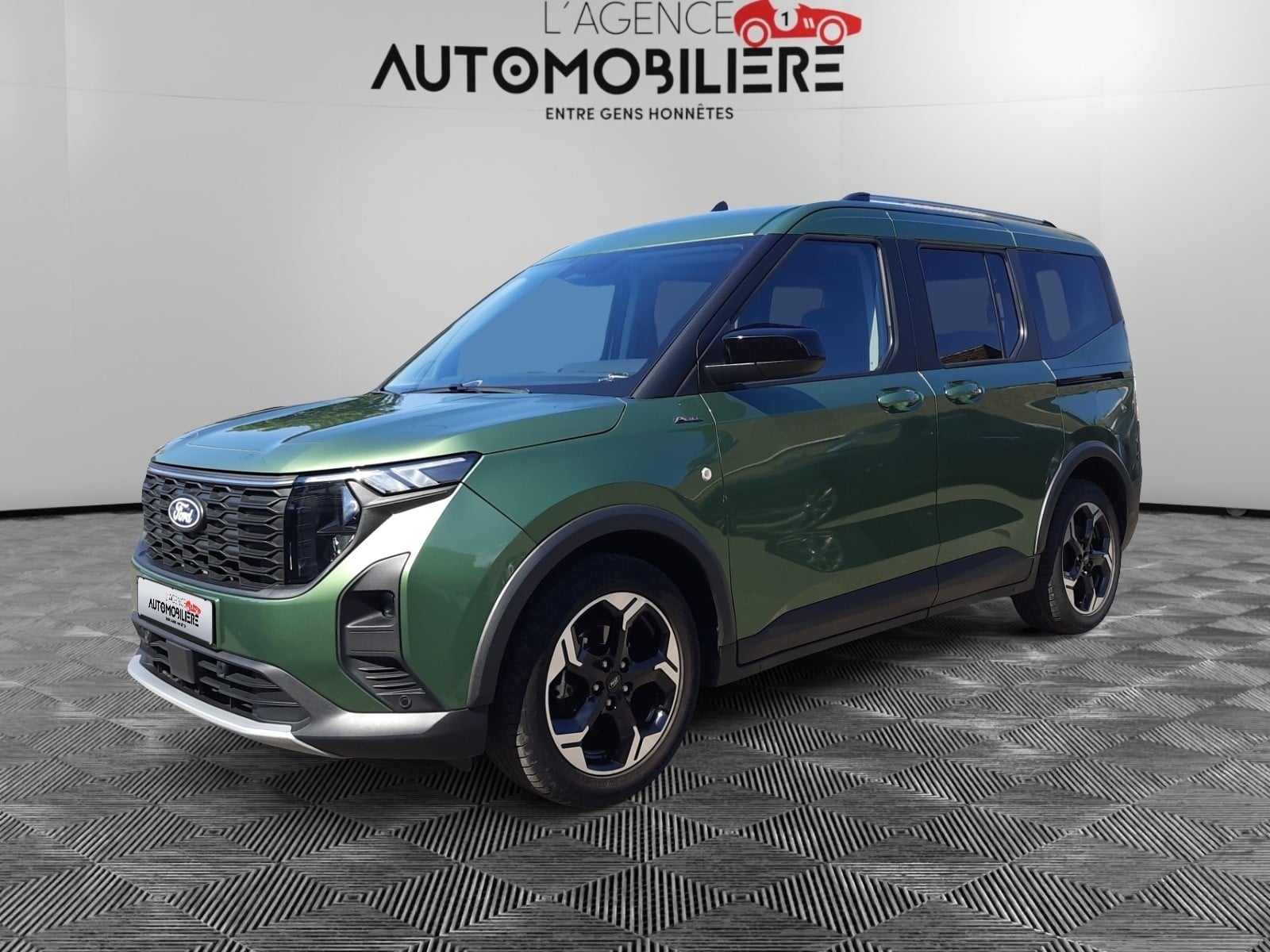 Ford Tourneo Courier 1.0i EcoBoost Active 125Ch Boite Automatique/ Garantie 12 Mois