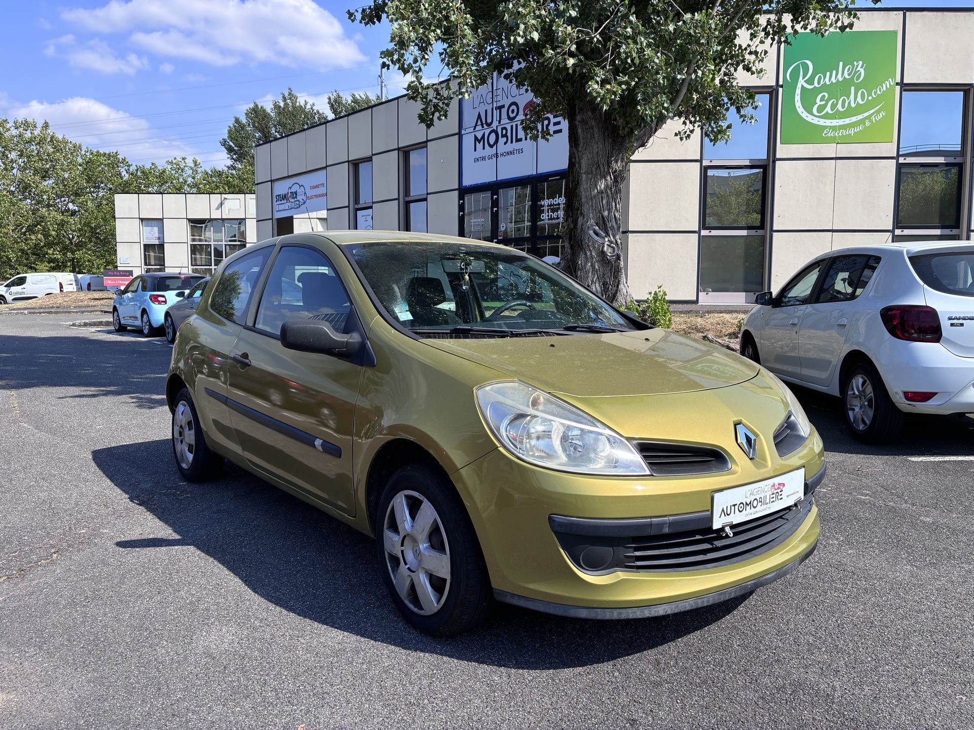 Renault Clio 3 1.2 16V 75CH — 1