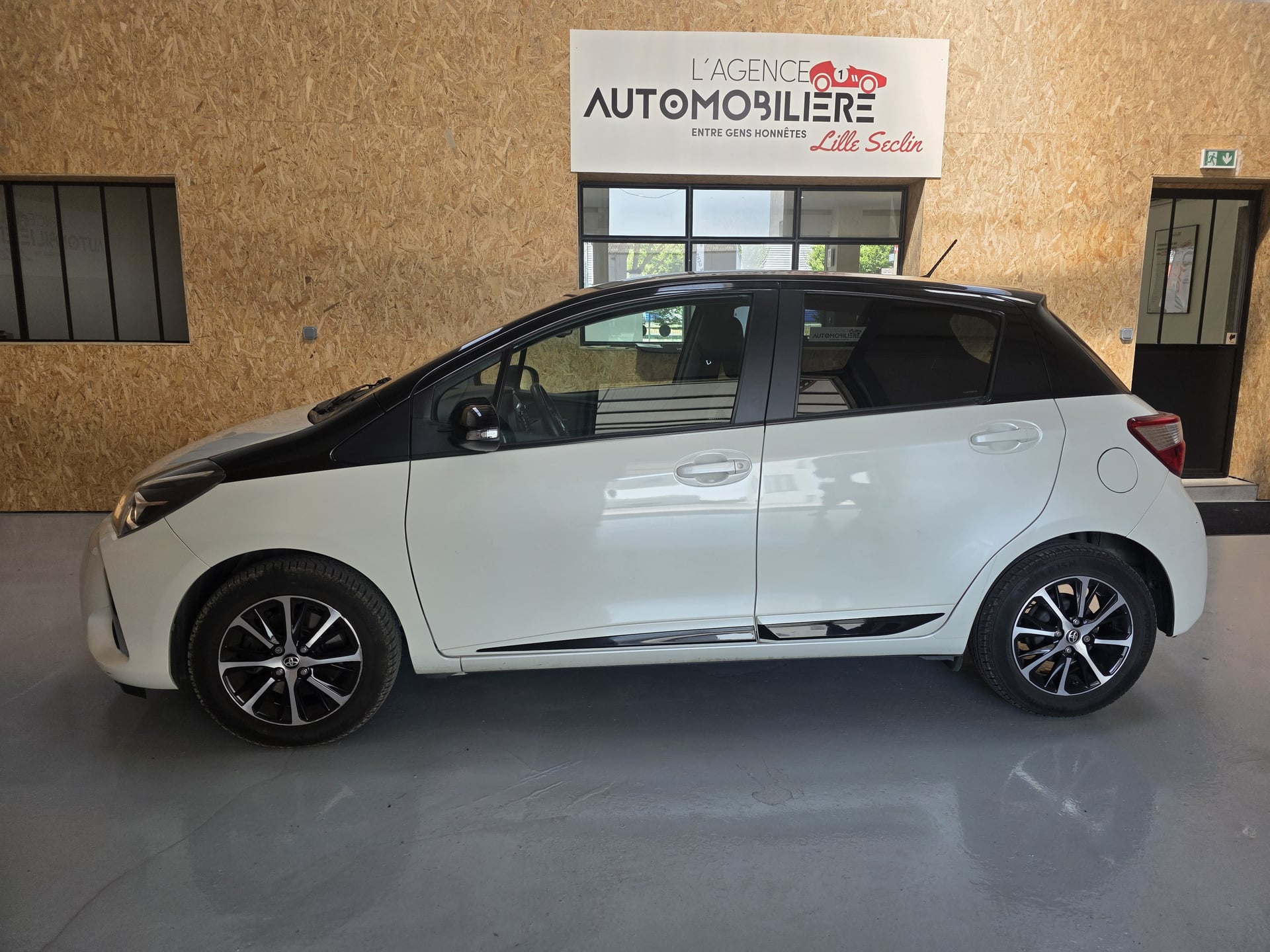 Toyota Yaris 1.5 VVT-I 111CH DYNAMIC — 2