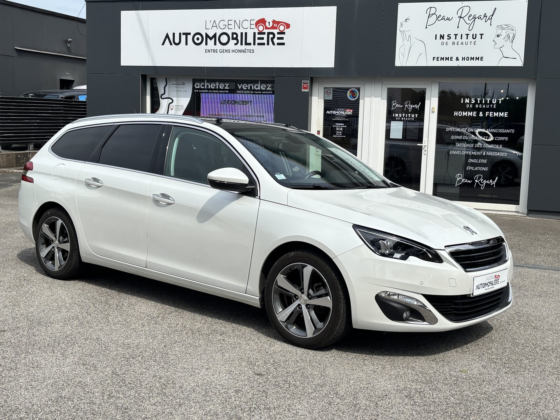 Peugeot 308 SW 1.6 Blue Hdi 120 ch FELINE - 1ère Main - Kit distribution Neuf - — 2
