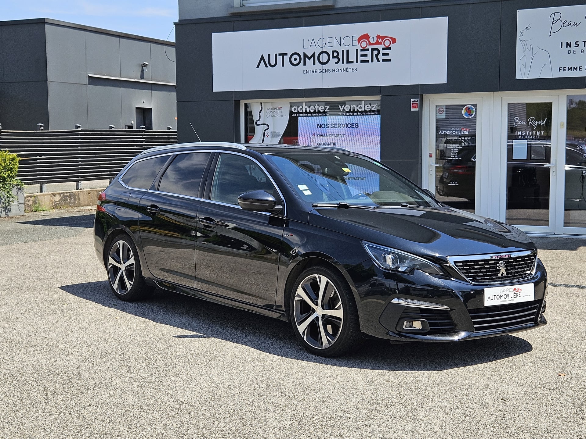 Peugeot 308 SW 2.0 HDI 180 CV GT EAT8 ( Caméra de recul - Car Play / Android Auto..) — 1