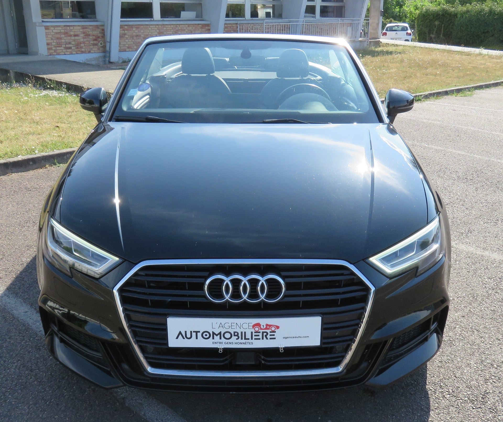 Audi A3 Cabriolet 2.0 TFSI 190ch Design luxe S tronic 7 - Historique d'entretien complet - — 2
