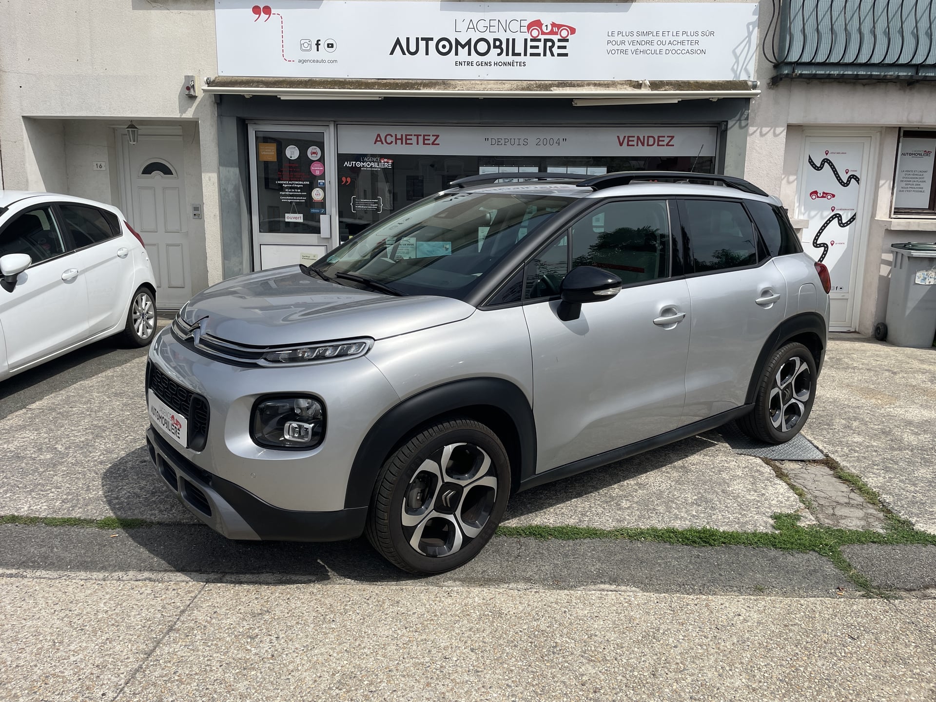 Citroen C3 AIRCROSS 1.2 EAT6 110 cv Boîte auto SHINE - Distribution à jour Suivi Citroen — 1