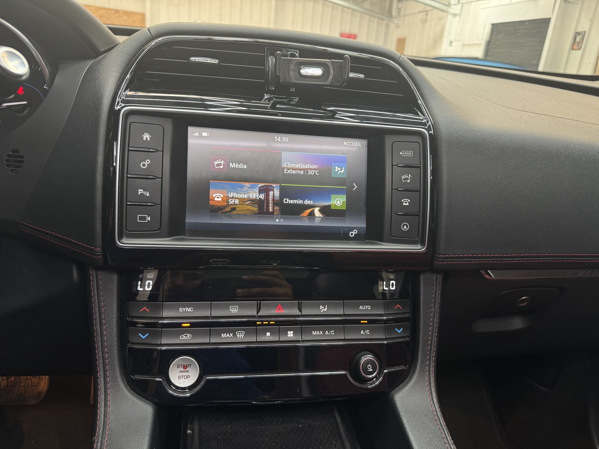Jaguar F-Pace 2.0 D 180 AWD R-SPORT — 18