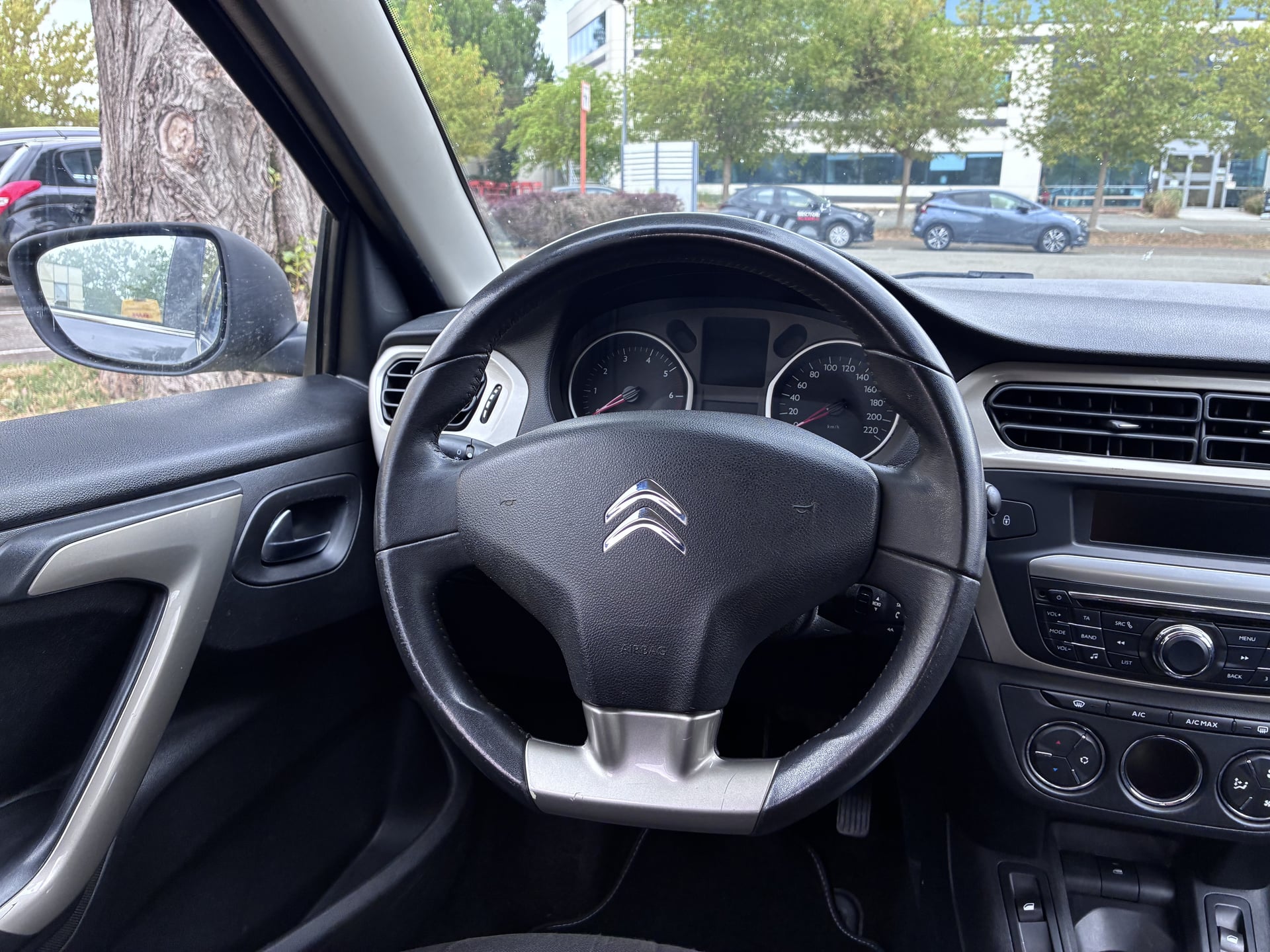 Citroen C-Elysée 1.6 BLUEHDI 100CH CONFORT — 14