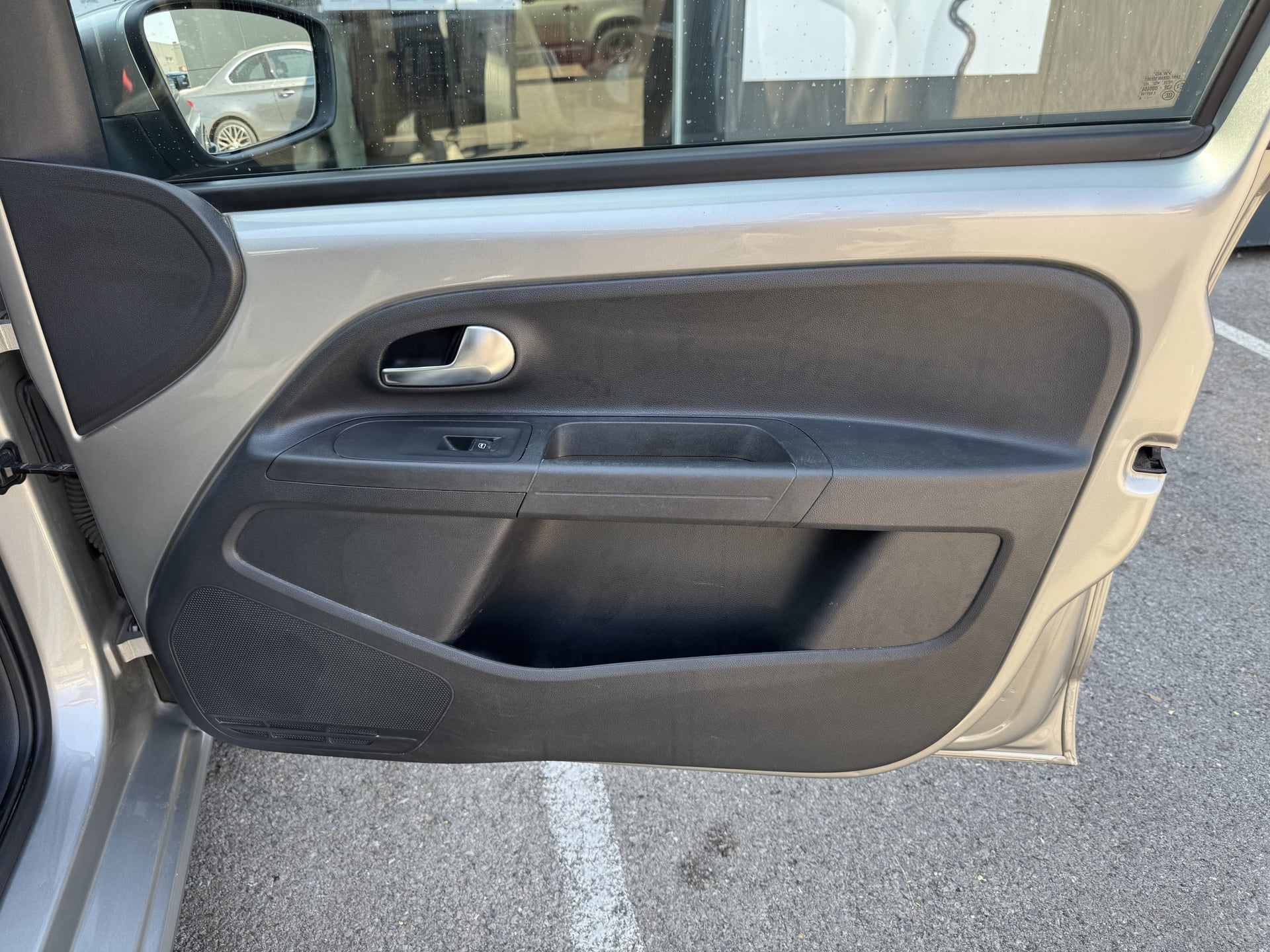 Volkswagen UP 1.0l 75ch High Up! — 31