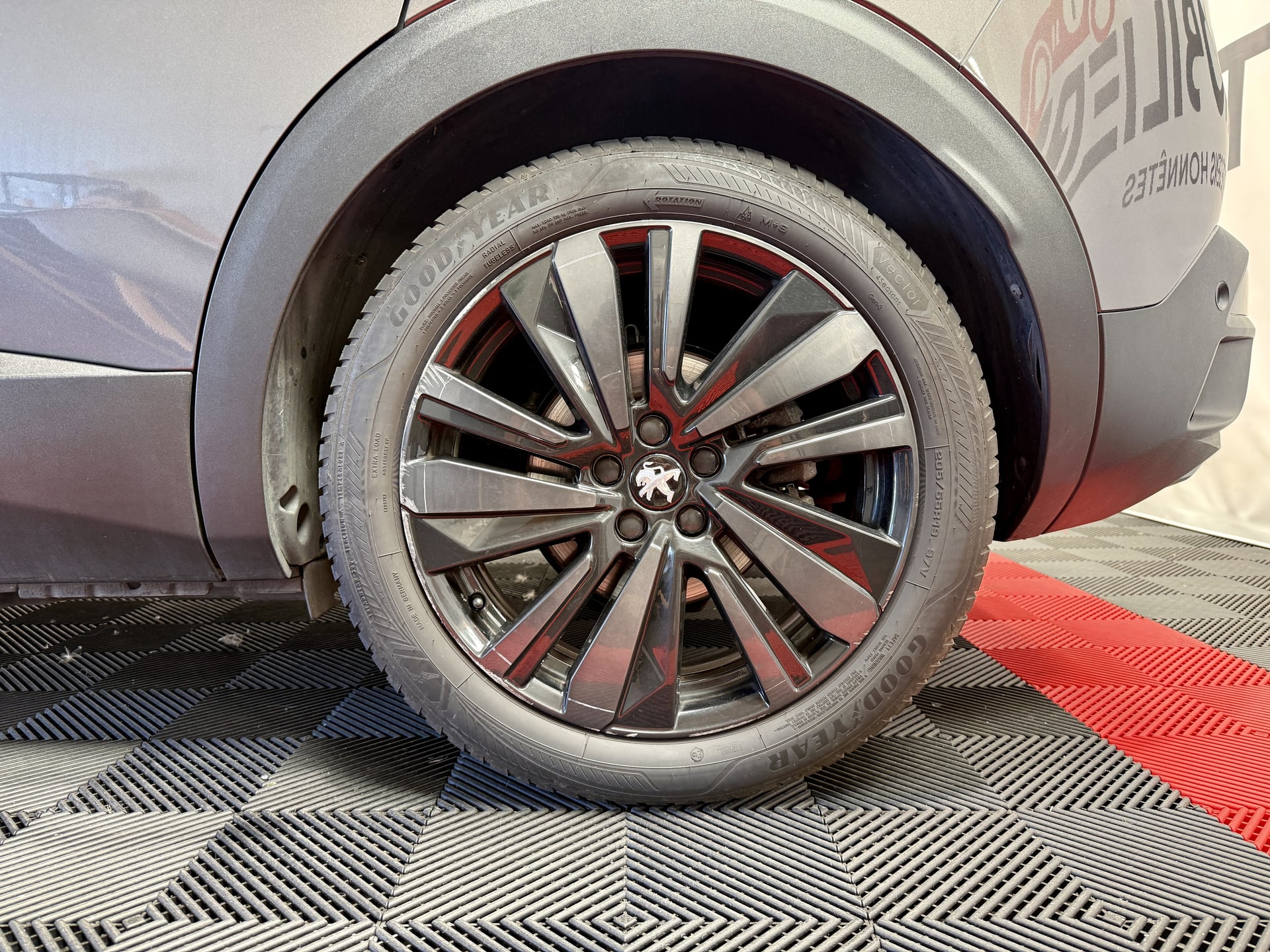 Peugeot 3008 HYbrid4 300 e-EAT8 GT Pack (1ère main) — 28