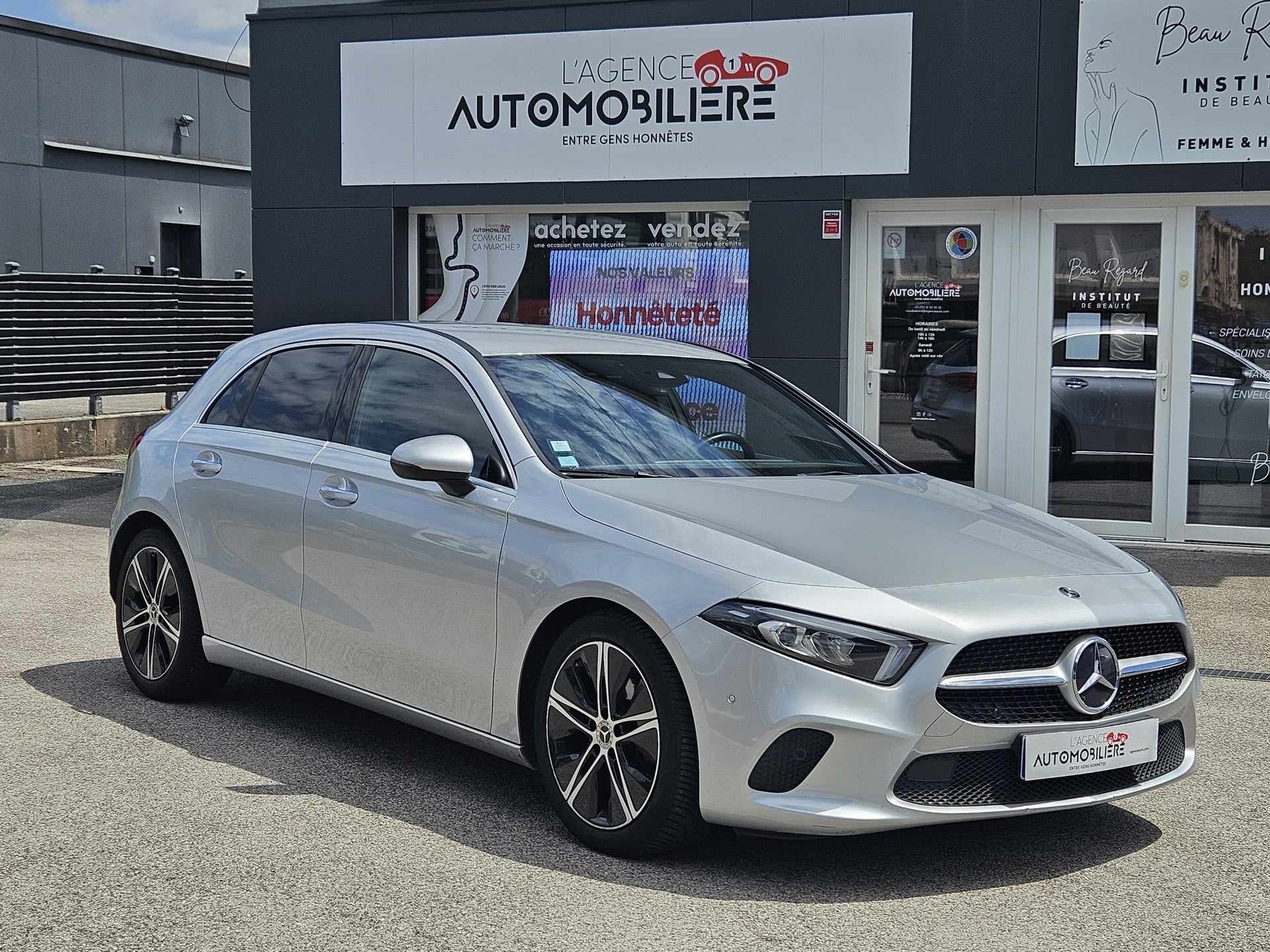 Mercedes-Benz Classe A 180D 7G-DCT Progressive Line ( GPS - Caméra - lumière Ambiance) — 1