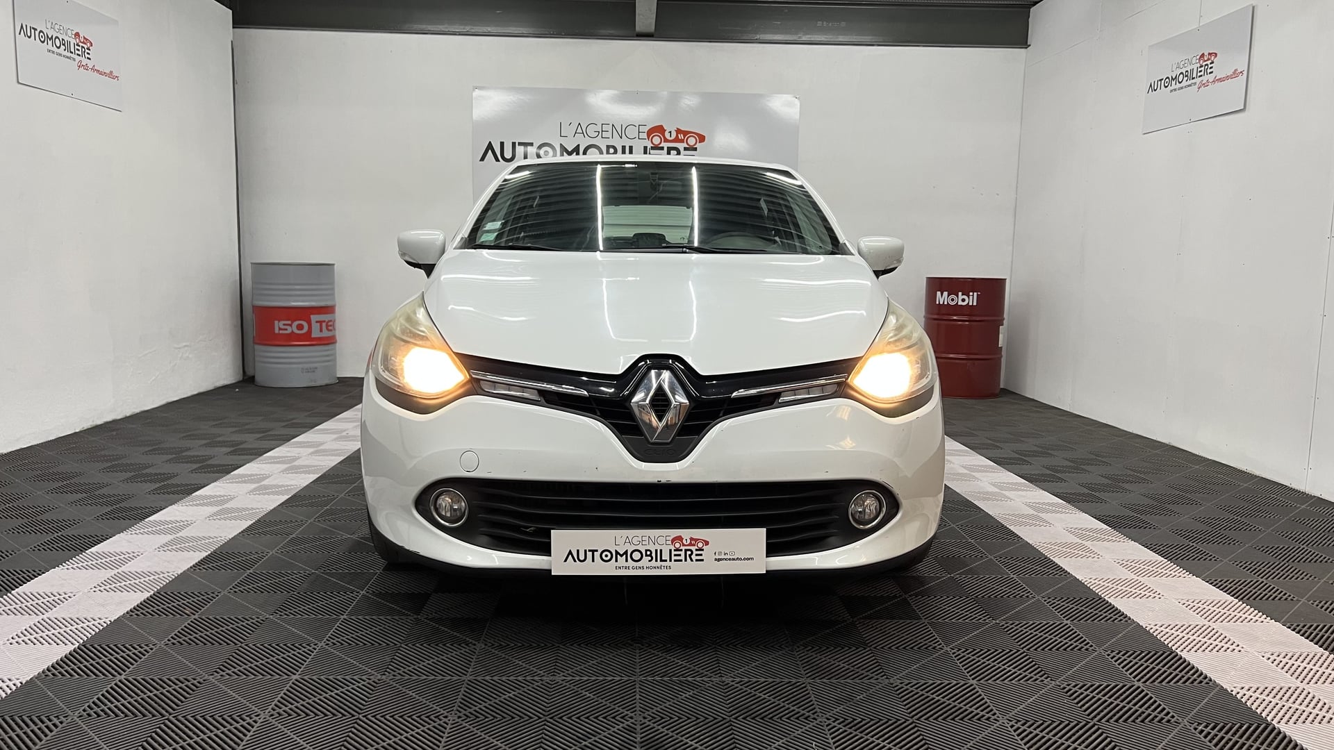 Renault Clio IV 1.5 DCI 90 CH LIMITED DISTRIBUTION FAITE — 2