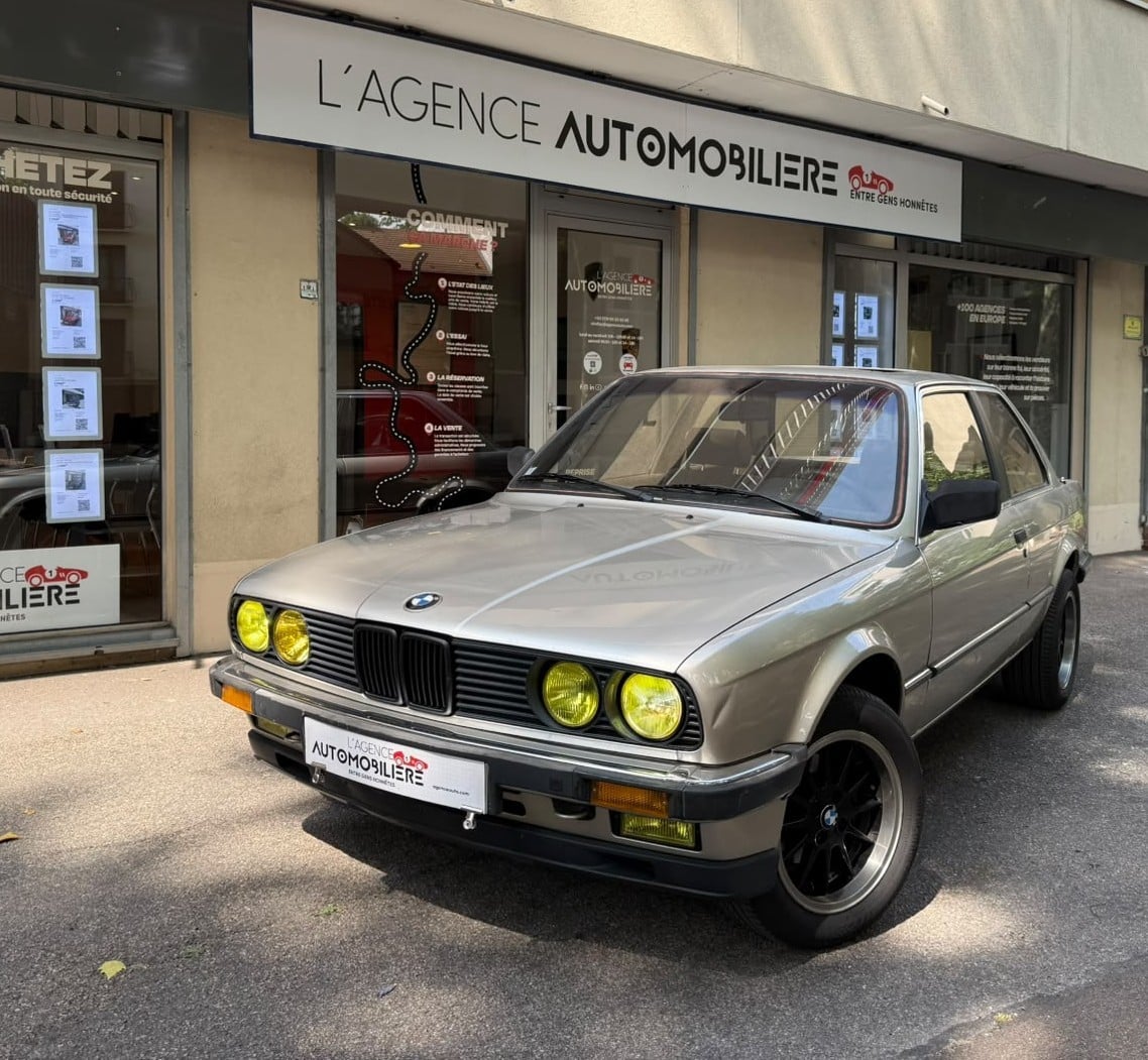 BMW Série 3 E30 COUPE 318i 1.8 i 105cv -BOITE AUTOMATIQUE-TOIT OUVRANT