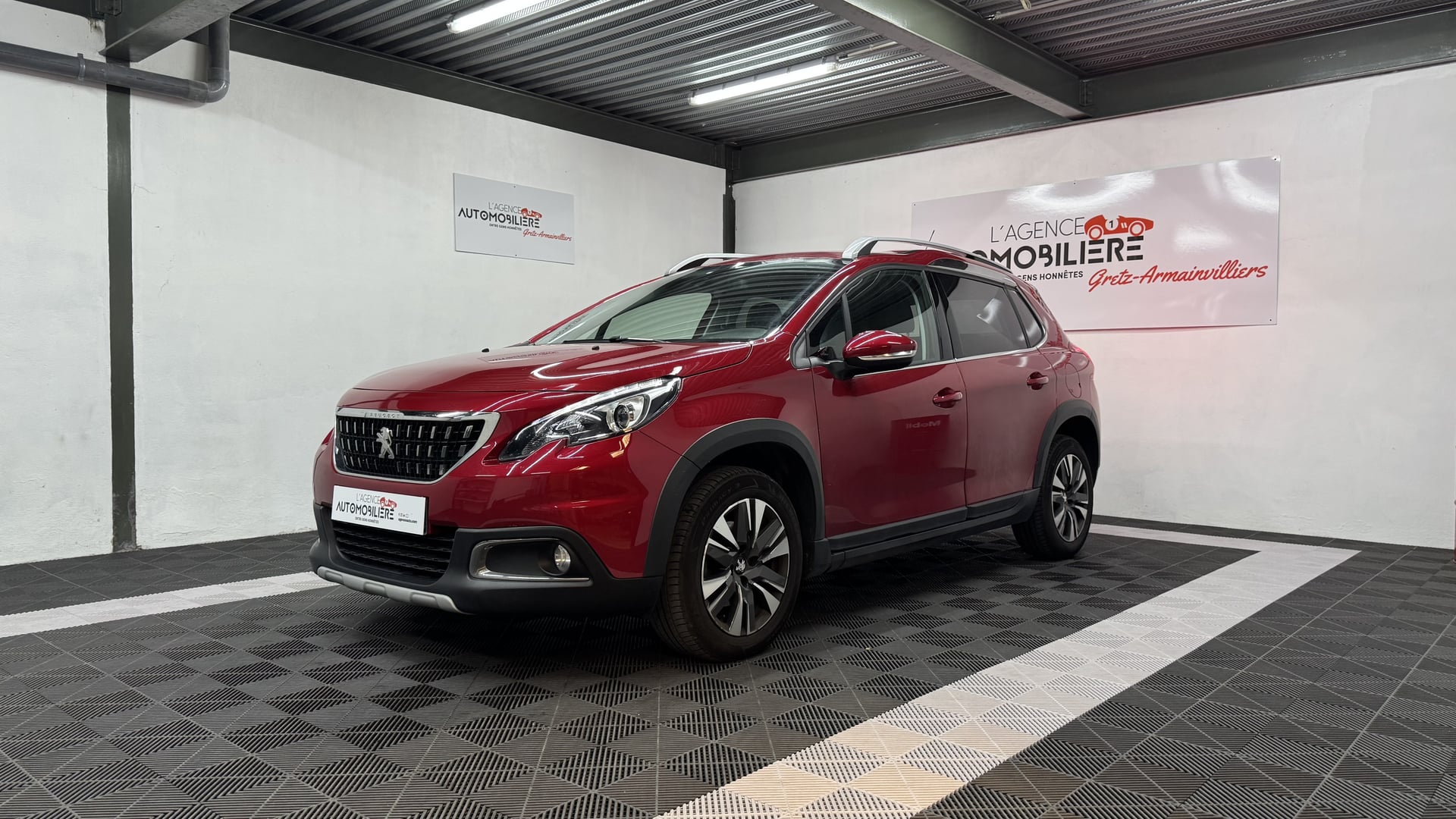 Peugeot 2008 1.2 130CH STYLE Entretien Peugeot Distribution ok
