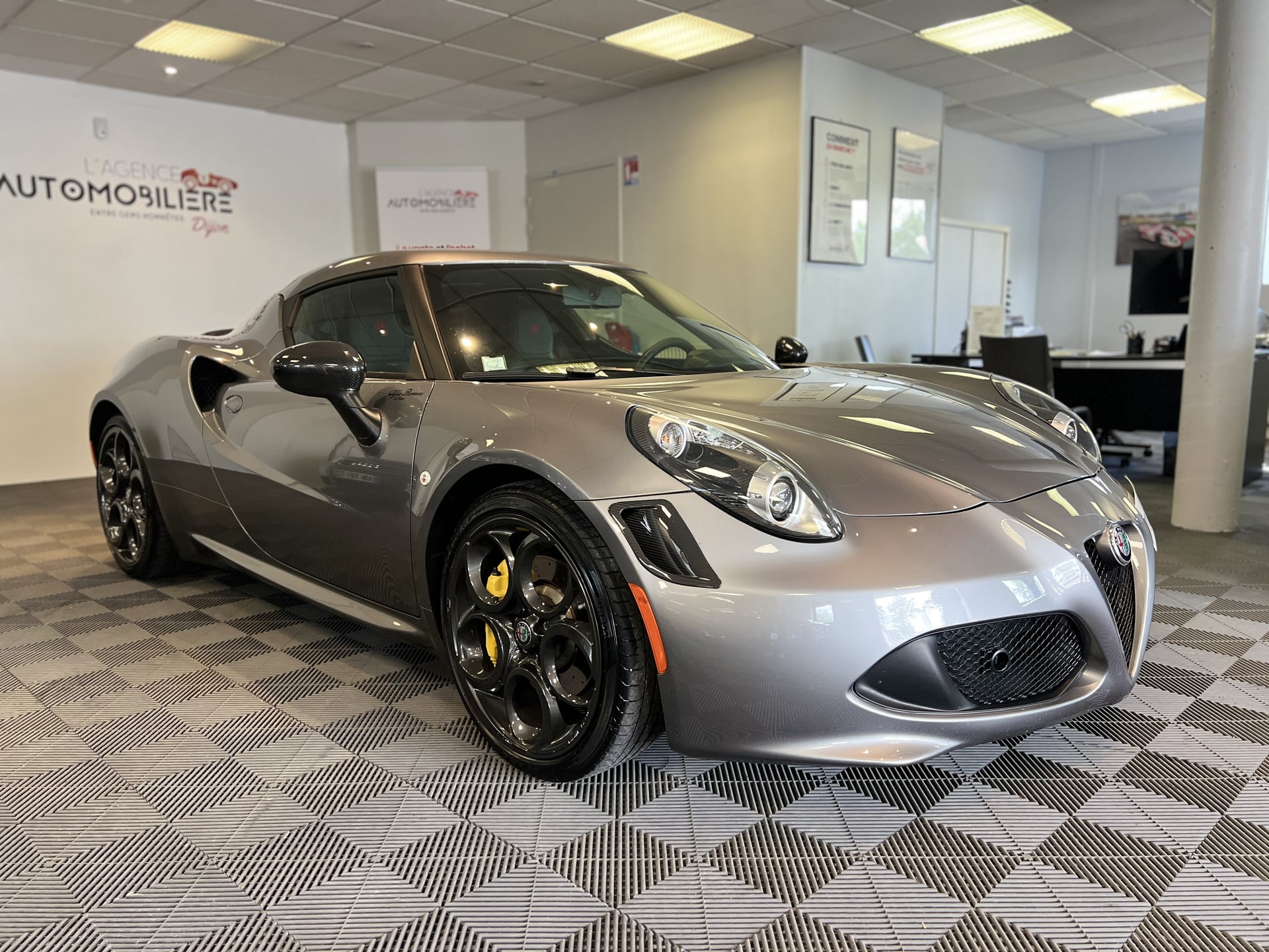 Alfa Romeo 4C 1750 TBi 240ch Edizione Speciale TCT Pack Racing Akrapovic 1ère main Historique Constructeur — 2