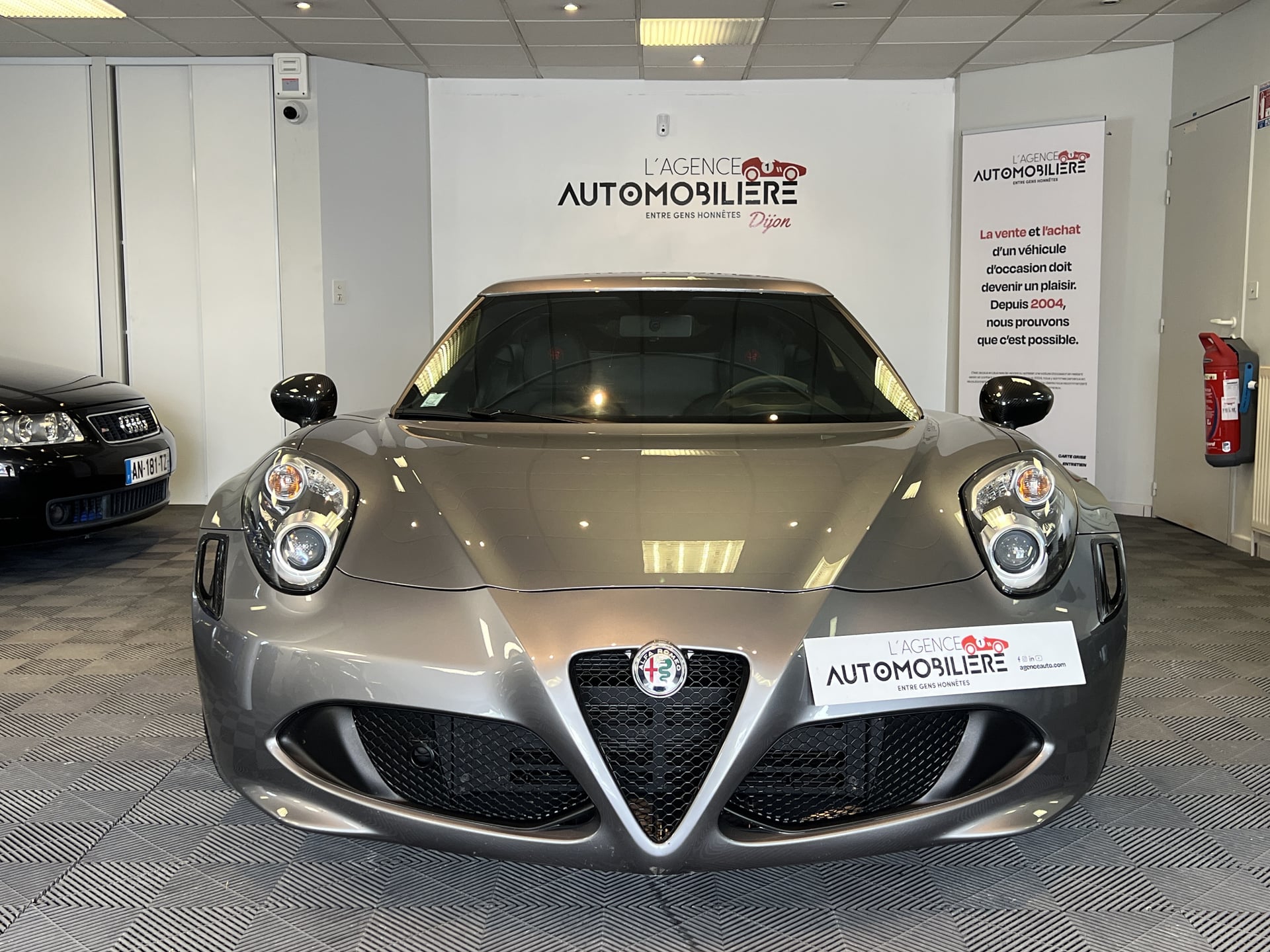 Alfa Romeo 4C 1750 TBi 240ch Edizione Speciale TCT Pack Racing Akrapovic 1ère main Historique Constructeur — 16