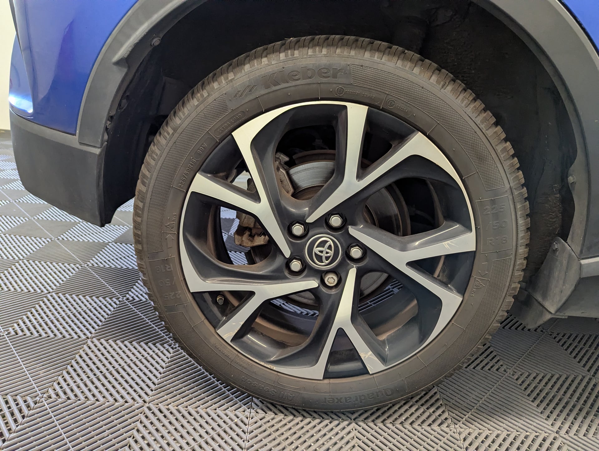 Toyota C-HR 1.8 HYBRIDE 122 GRAPHIC — 28