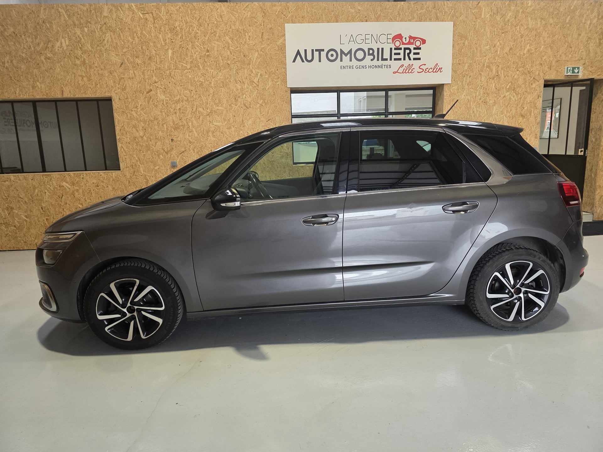 Citroen C4 Spacetourer 1.5 BLUEHDI 130 CH SHINE — 2