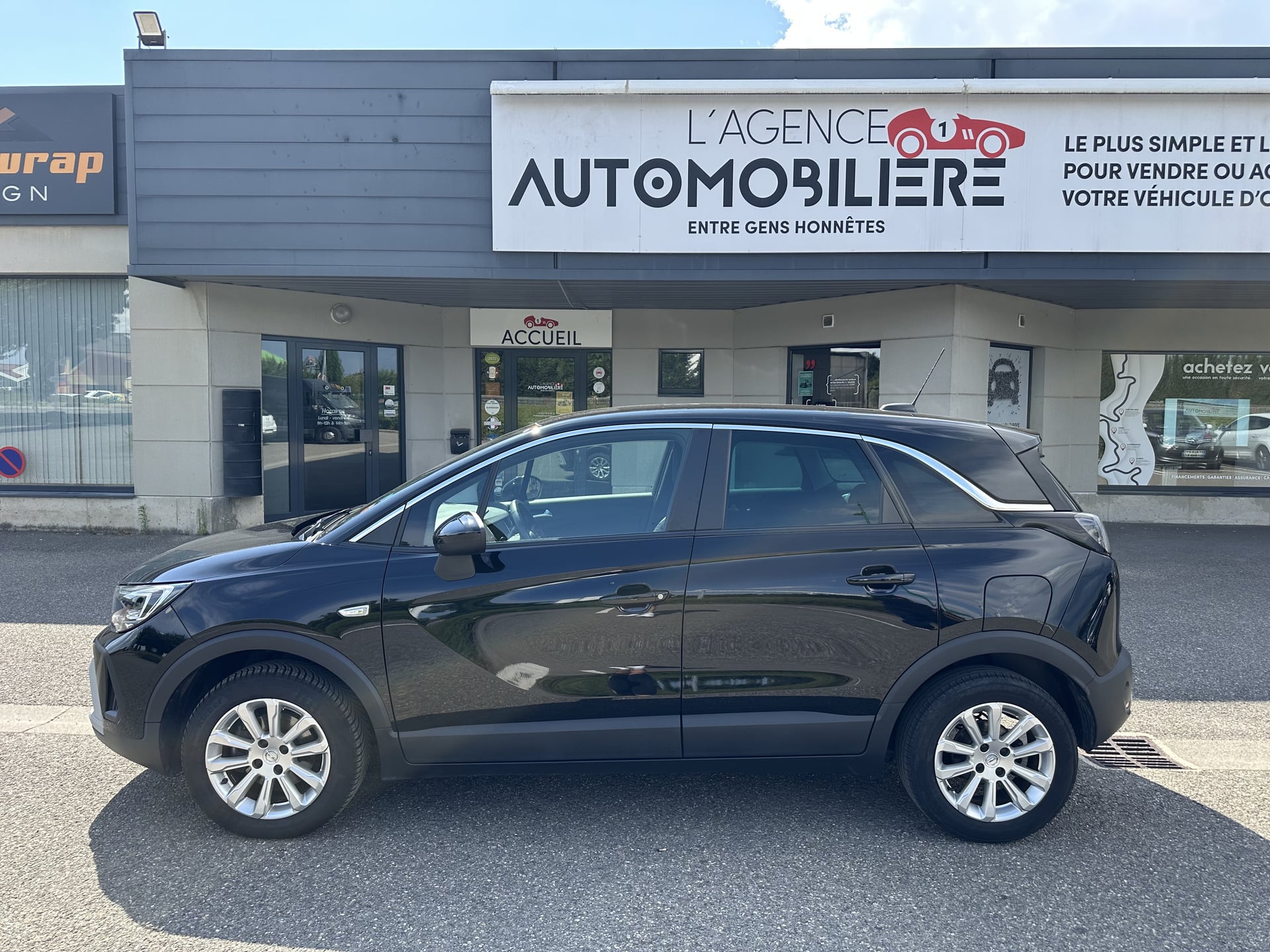 Opel Crossland 1.2 TURBO 110 ELEGANCE — 2