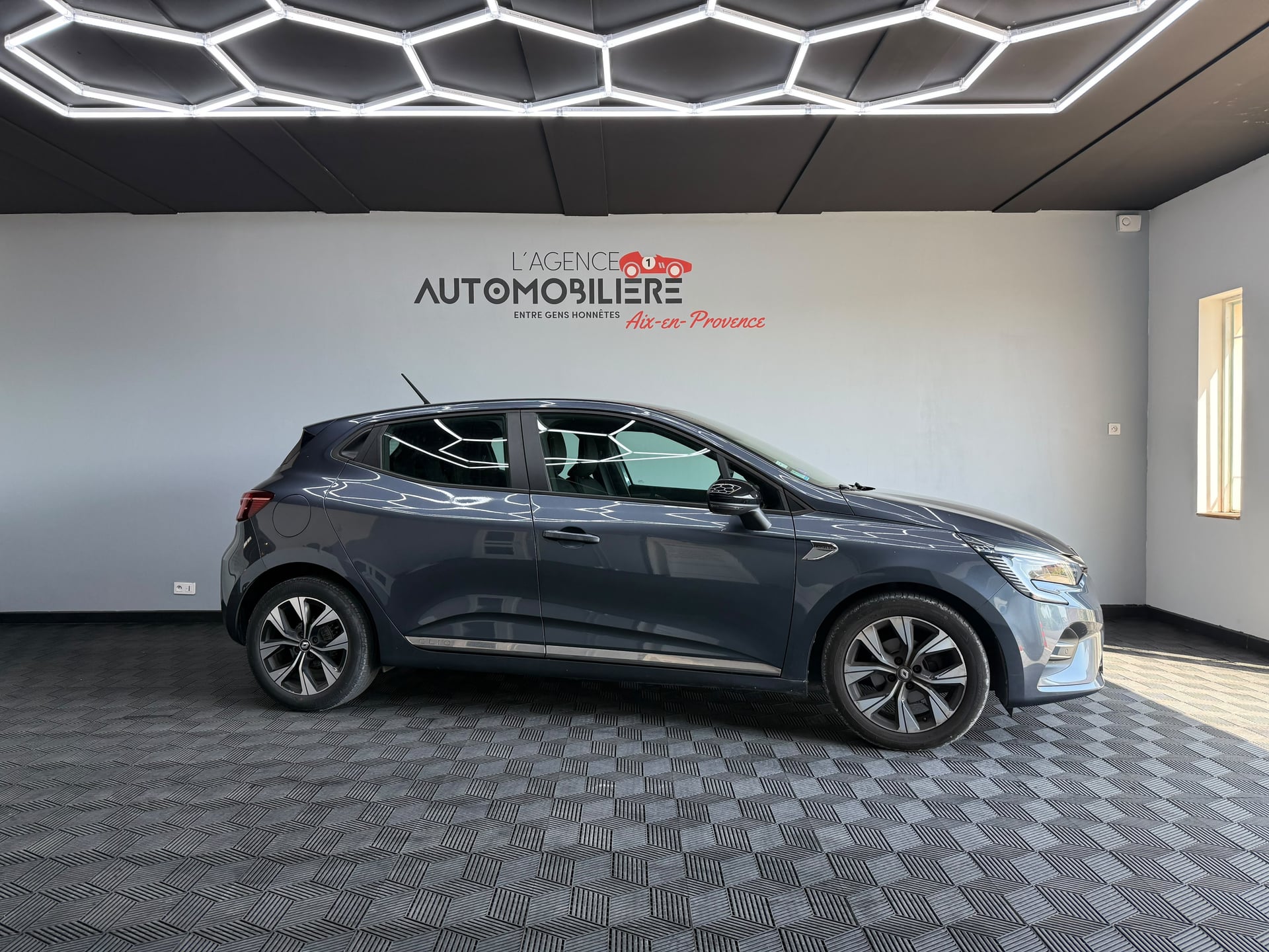 Renault Clio 1.0 TCE 90ch LIMITED -21 - SUVI COMPLET RENAULT — 2
