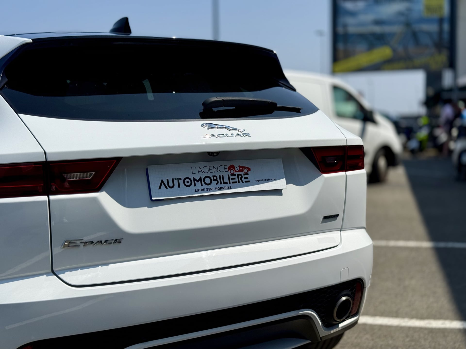 Jaguar E-Pace 2.0 D180 ch BVA9 R-DYNAMIC AWD — 40