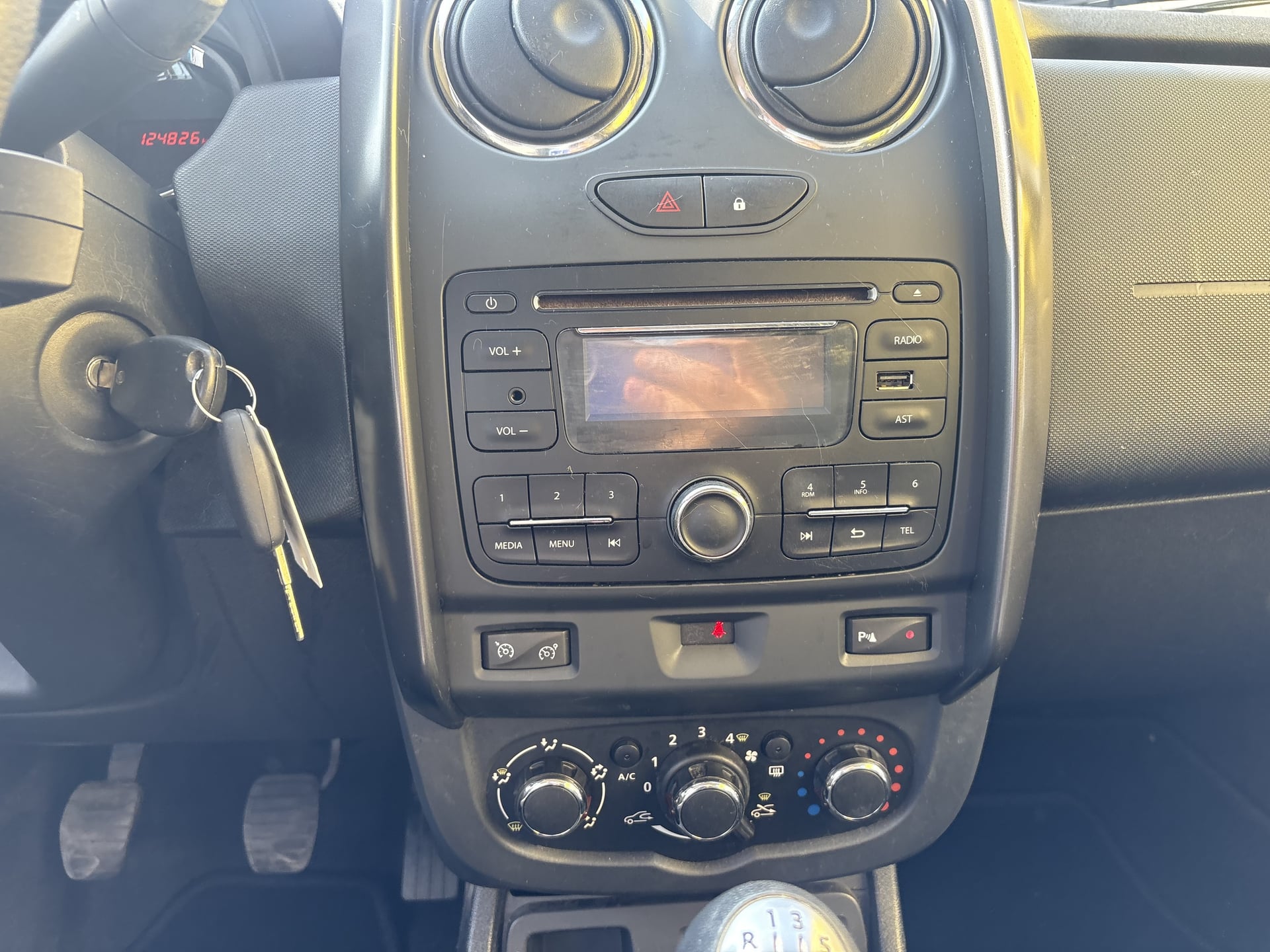 Dacia Duster 1.2 TCE 125ch 4x2 Laureate edition — 25