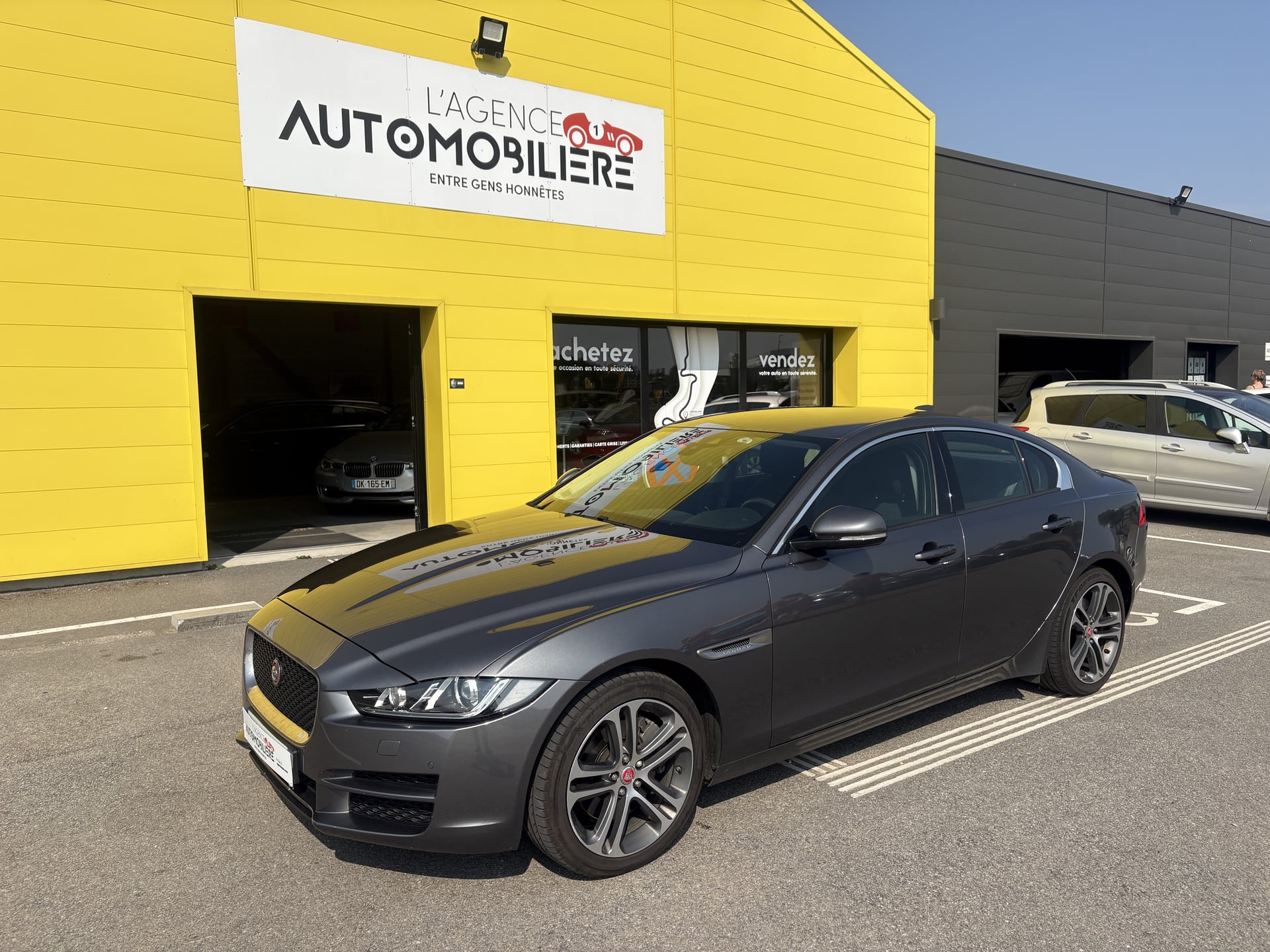 Jaguar XE 2.0 200 Pure Auto