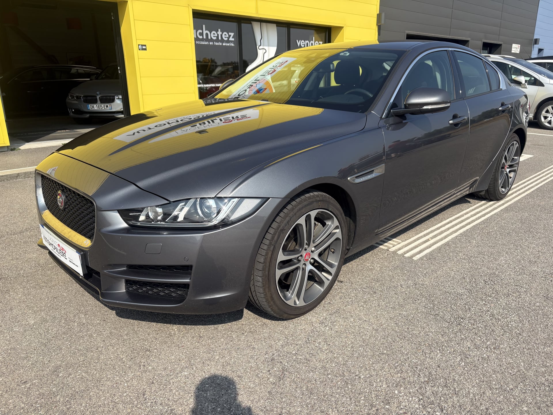 Jaguar XE 2.0 200 Pure Auto — 2