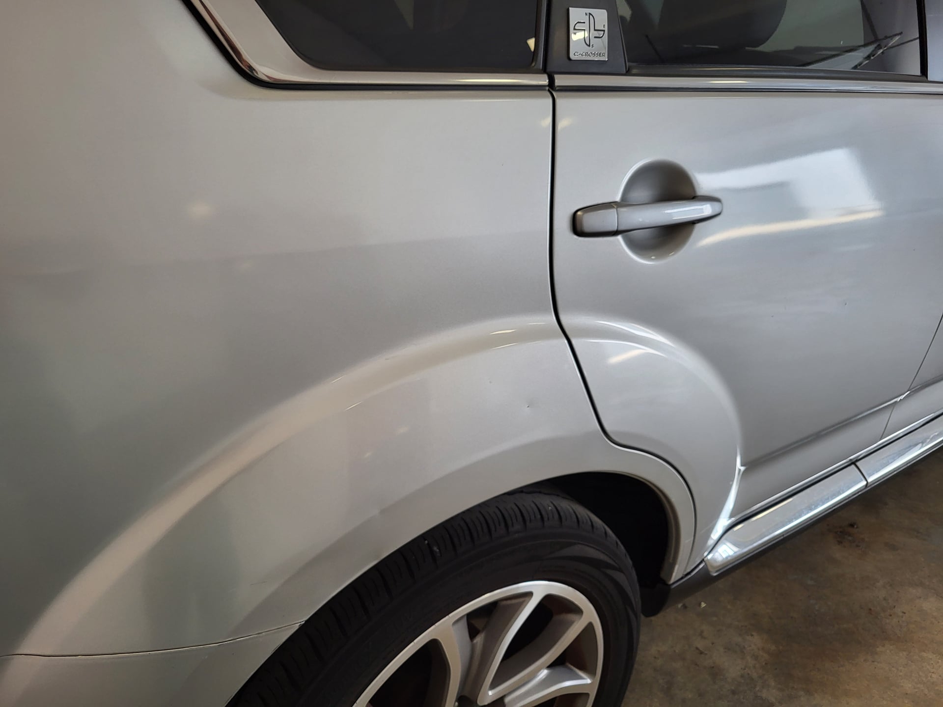 Citroen C-Crosser 2.2 HDI 160 EXCLUSIVE BVA 7PL + ATTELAGE + CAMERA DE RECUL — 37